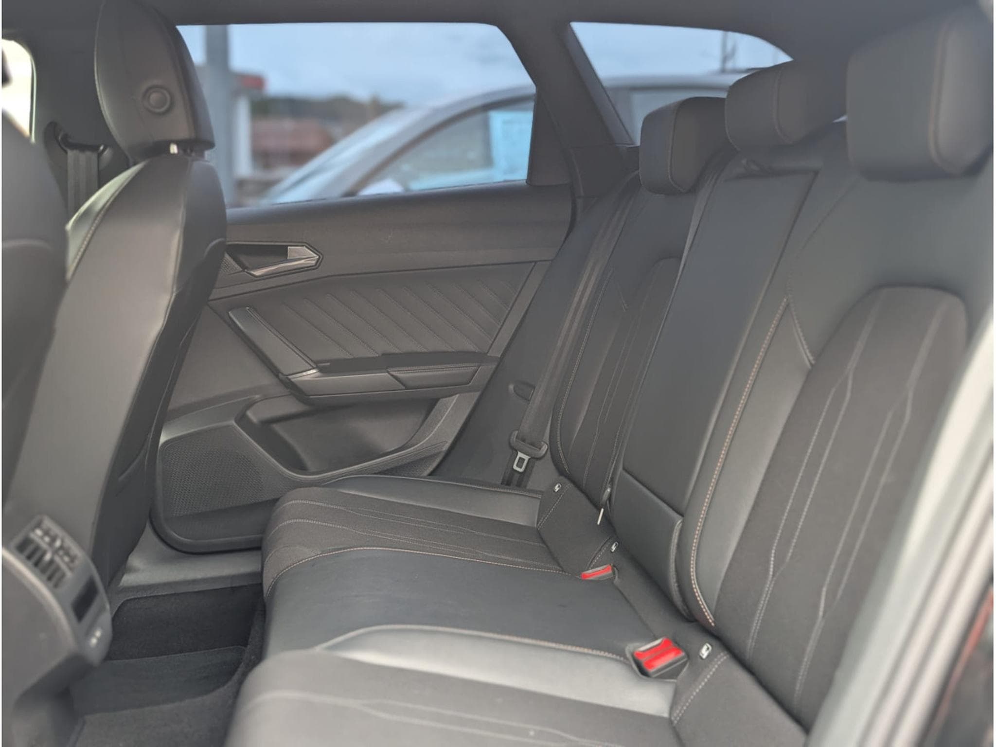 Cupra Leon SPORTOURER 2.0 TDI 150 (2025) - Foto 17