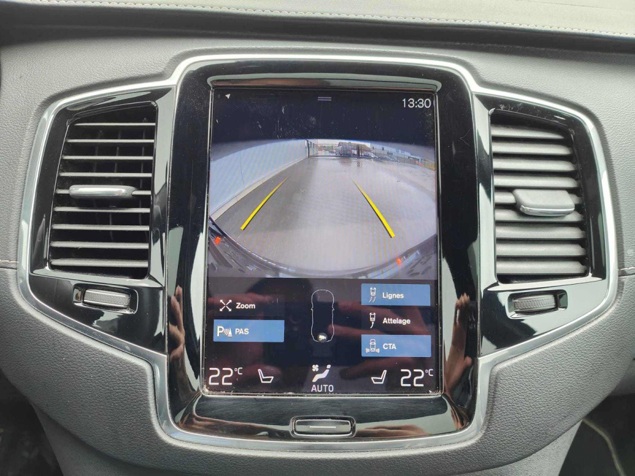 Volvo XC90 B5 AWD R-DESIGN 7 PLACES TOIT OUVRANT CARPLAY CAMERA (2019) - Foto 17
