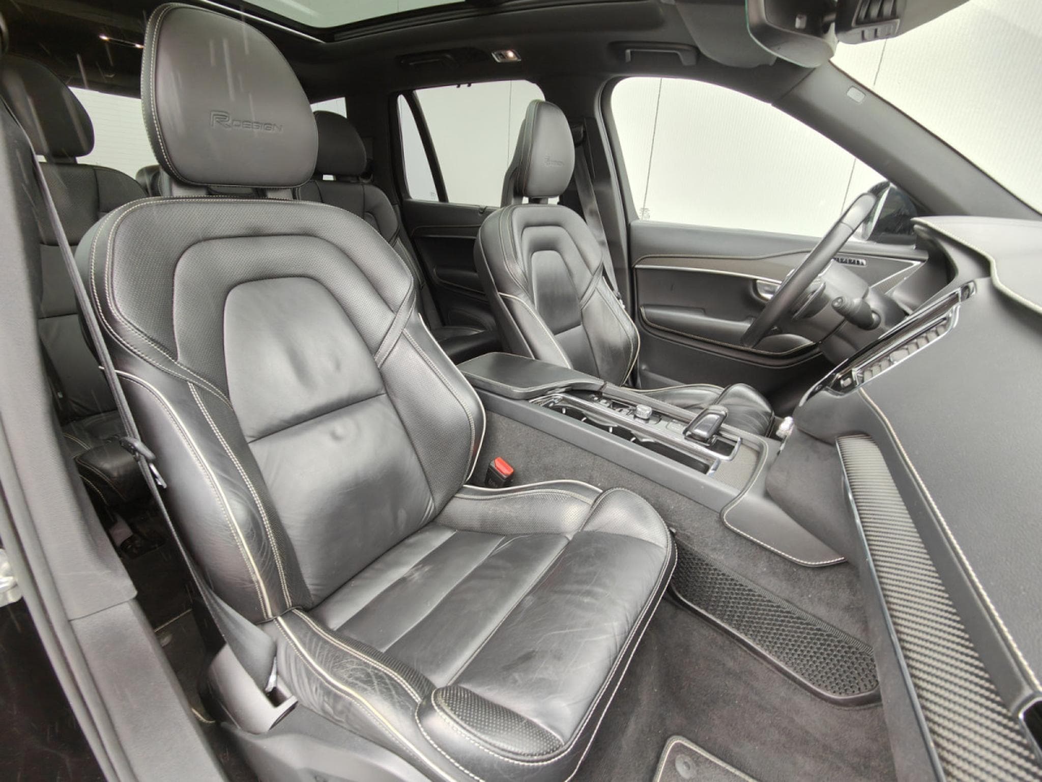 Volvo XC90 B5 AWD R-DESIGN 7 PLACES TOIT OUVRANT CARPLAY CAMERA (2019) - Foto 7