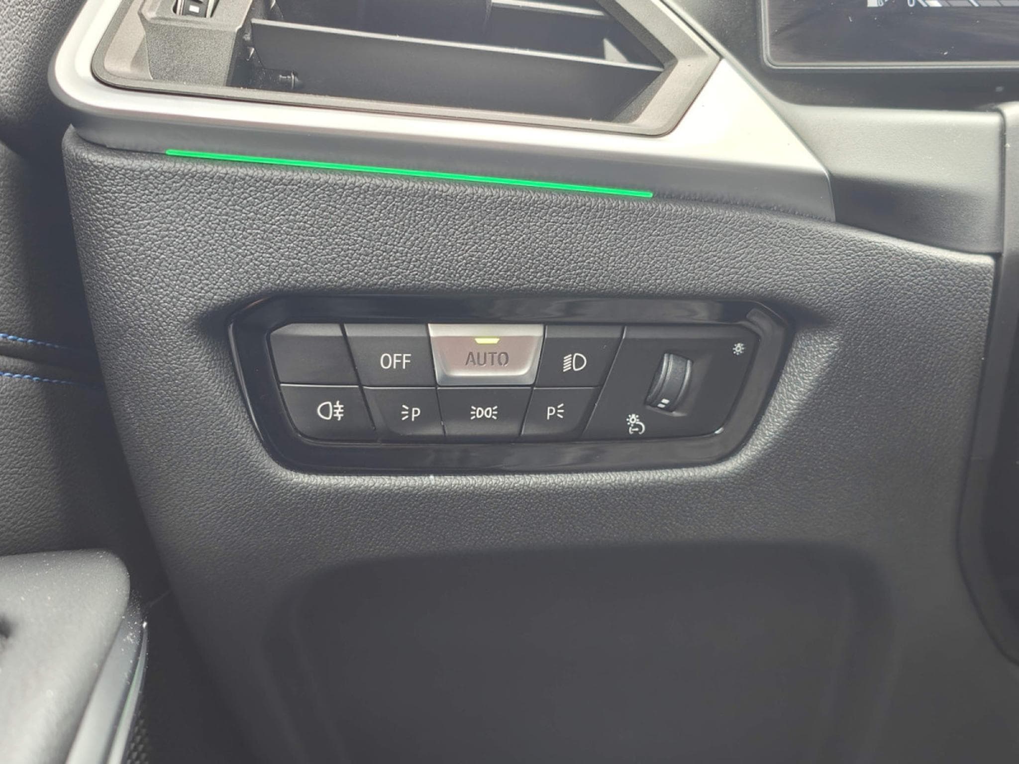 BMW 318 318iA PACK M CARPLAY GPS CAMERA SIEGES CHAUFFANTS (2023) - Foto 15