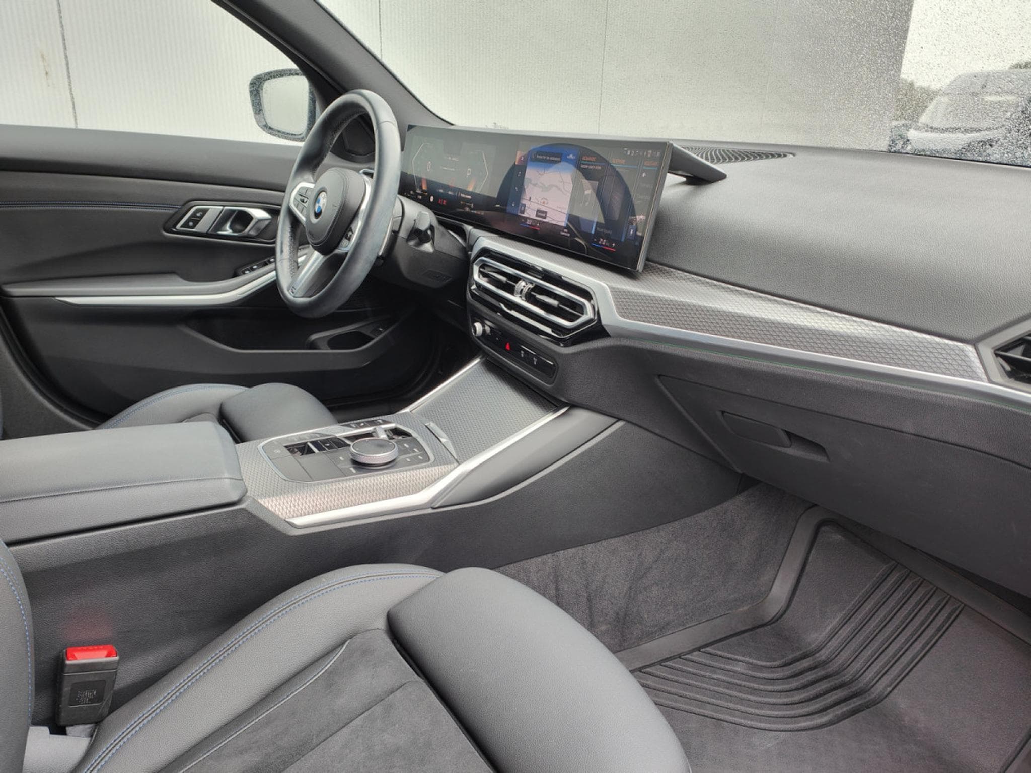 BMW 318 318iA PACK M CARPLAY GPS CAMERA SIEGES CHAUFFANTS (2023) - Foto 7