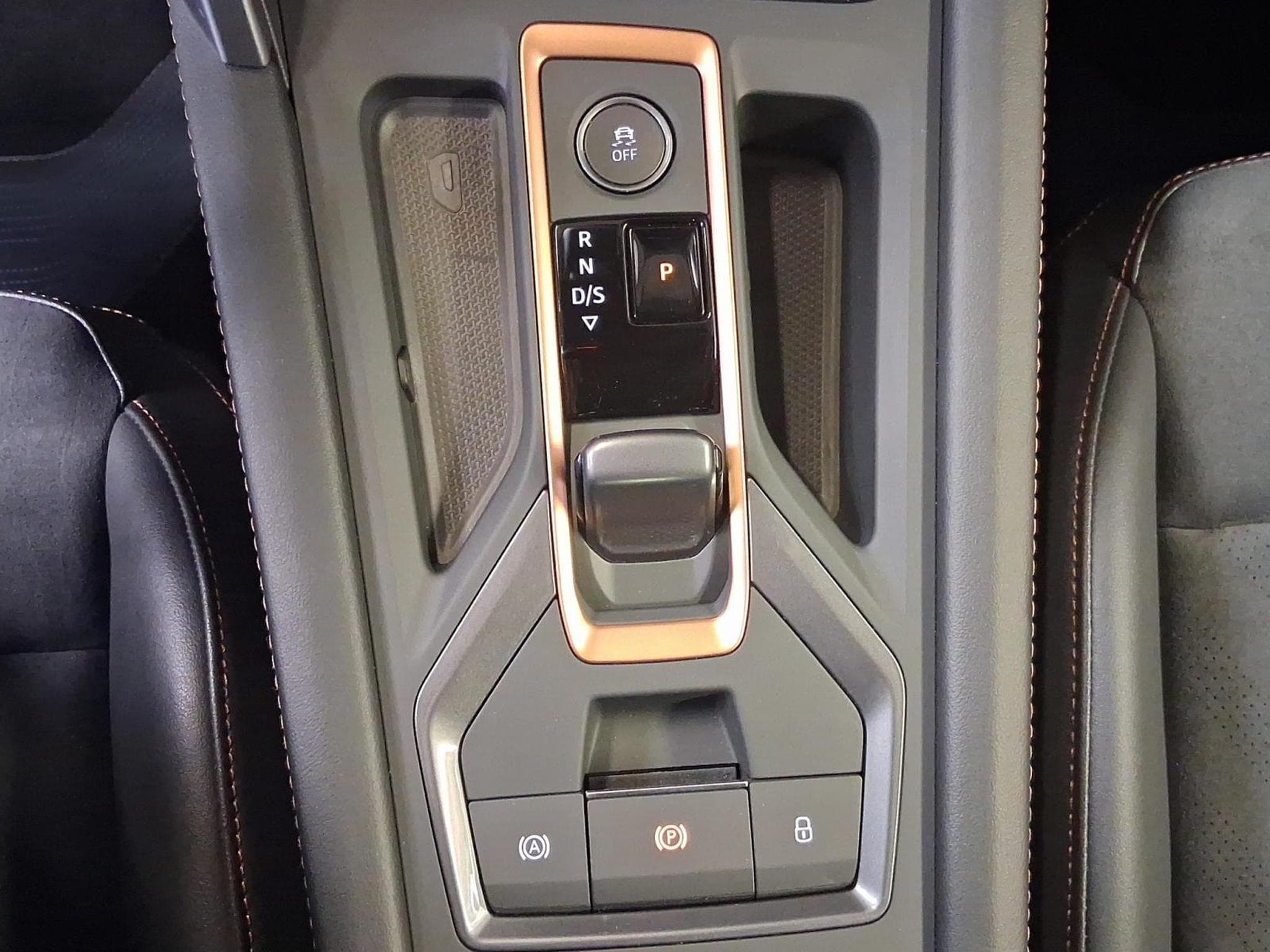 Cupra Leon VZ+DSG+Dinamica+Pure-Perf.Int.-Drive (2025) - Photo 12
