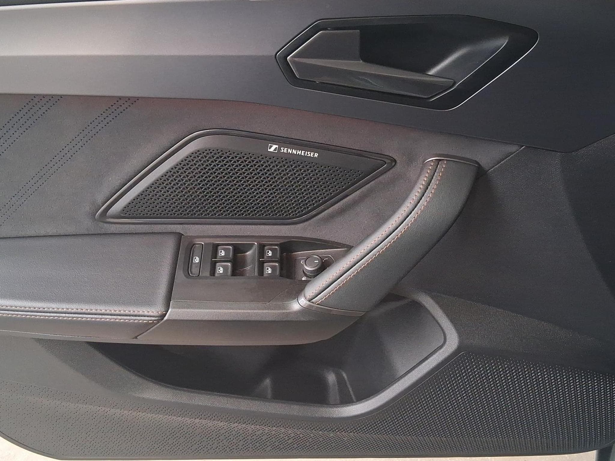 Cupra Leon VZ+DSG+Dinamica+Pure-Perf.Int.-Drive (2025) - Photo 14
