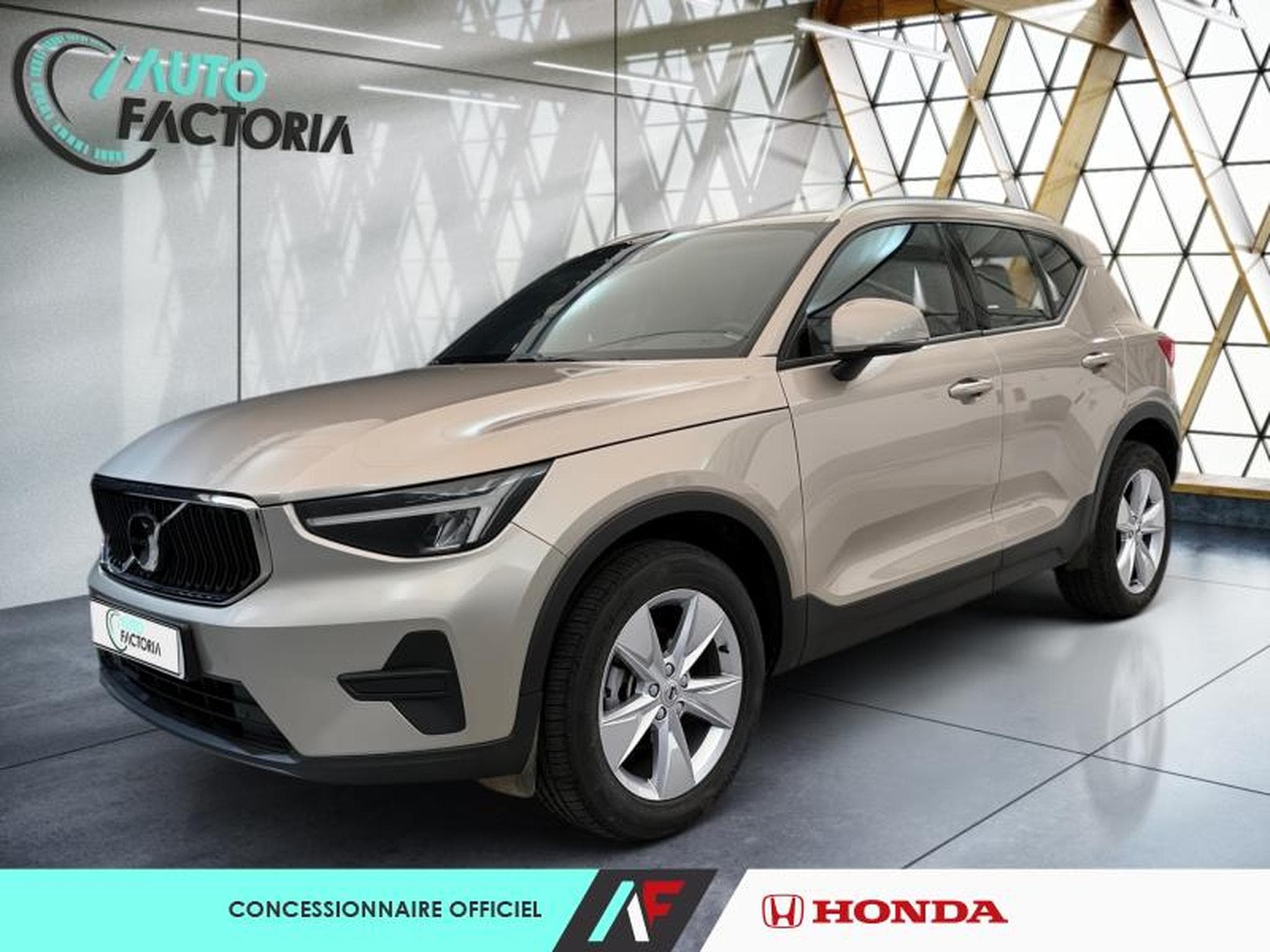 Volvo XC40 1,5 129CH Core (2024) - Photo 1