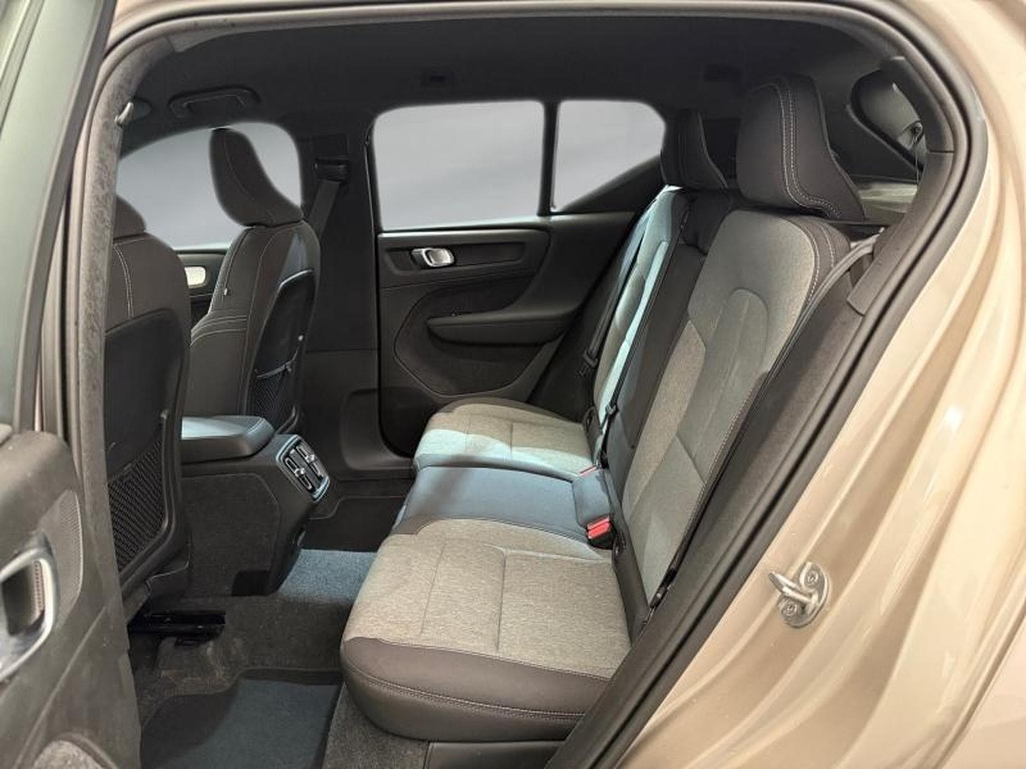 Volvo XC40 1,5 129CH Core (2024) - Photo 11
