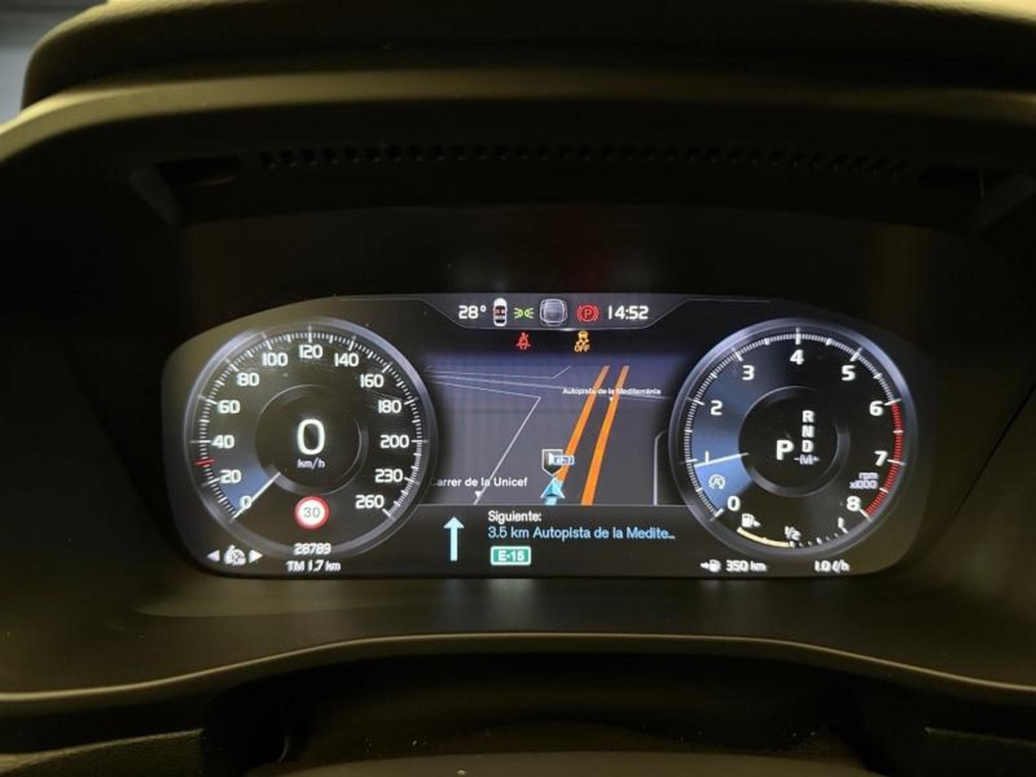 Volvo XC40 1,5 129CH Core (2024) - Photo 18