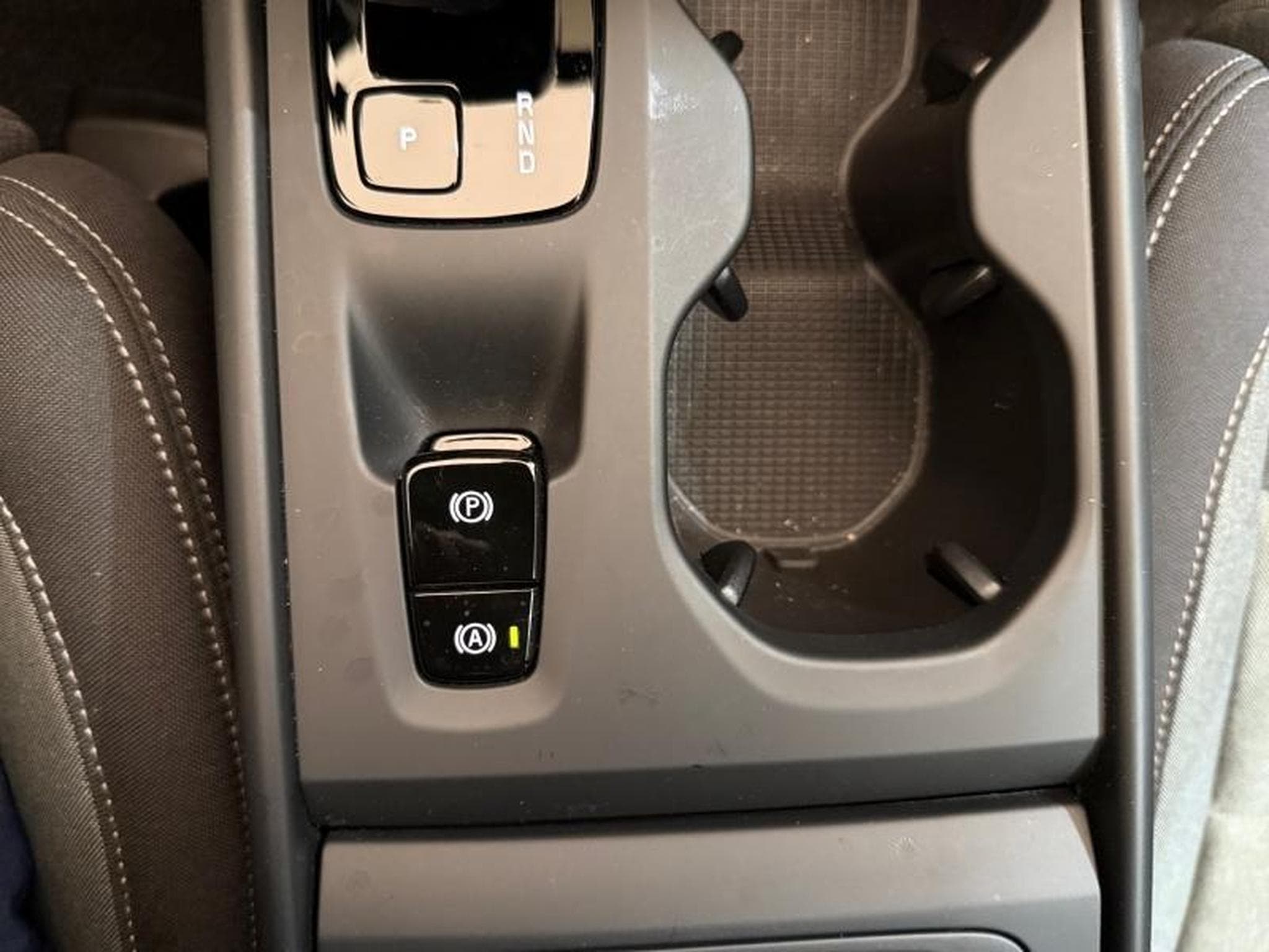Volvo XC40 1,5 129CH Core (2024) - Photo 19