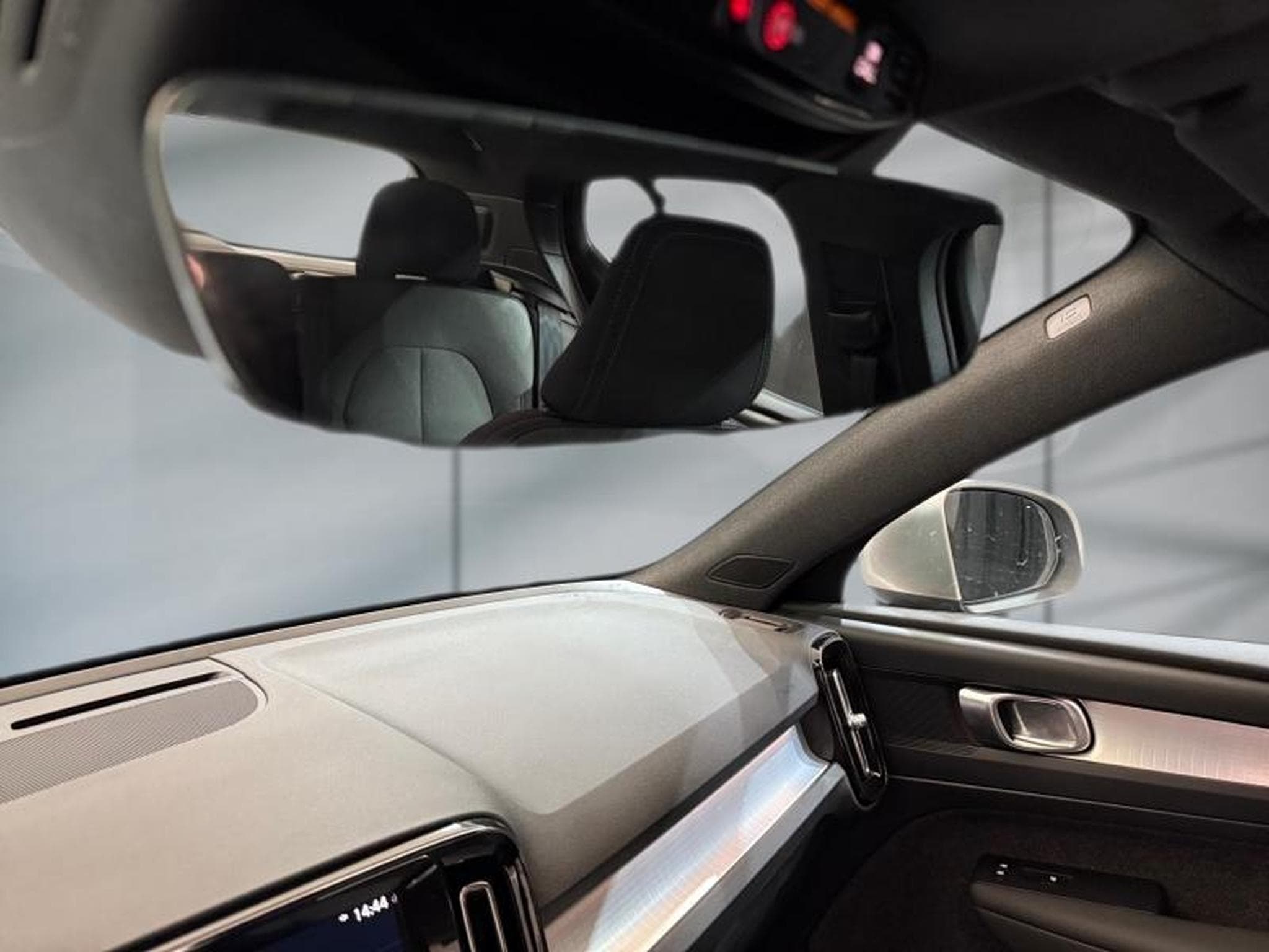Volvo XC40 1,5 129CH Core (2024) - Photo 24