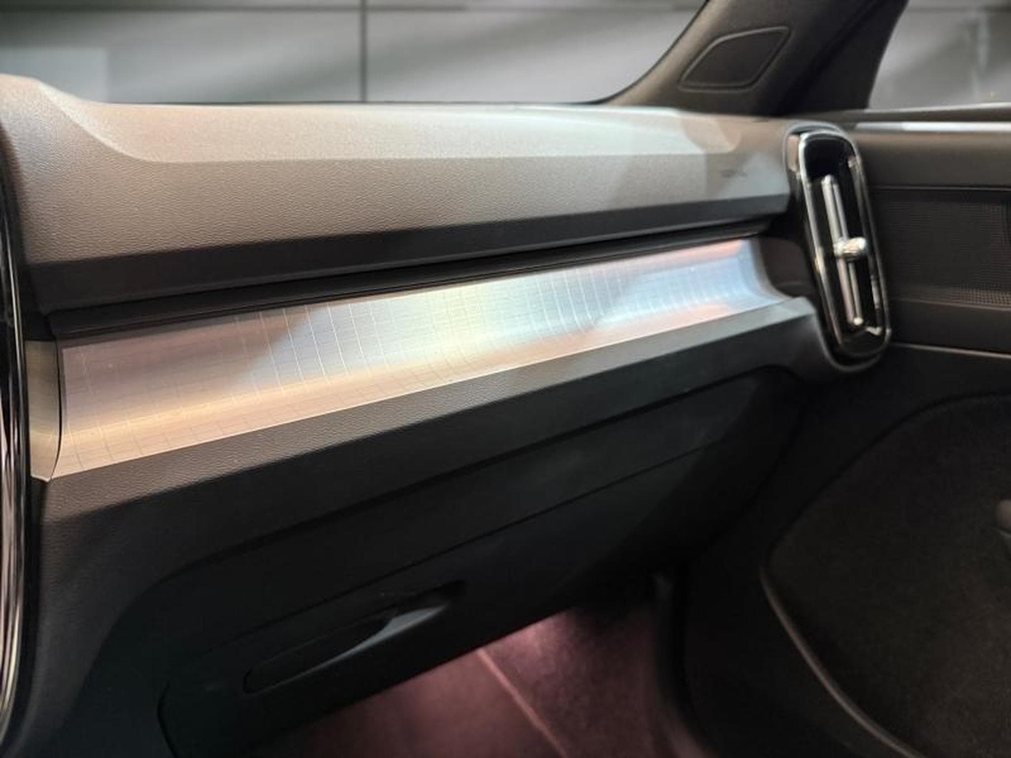 Volvo XC40 1,5 129CH Core (2024) - Photo 25