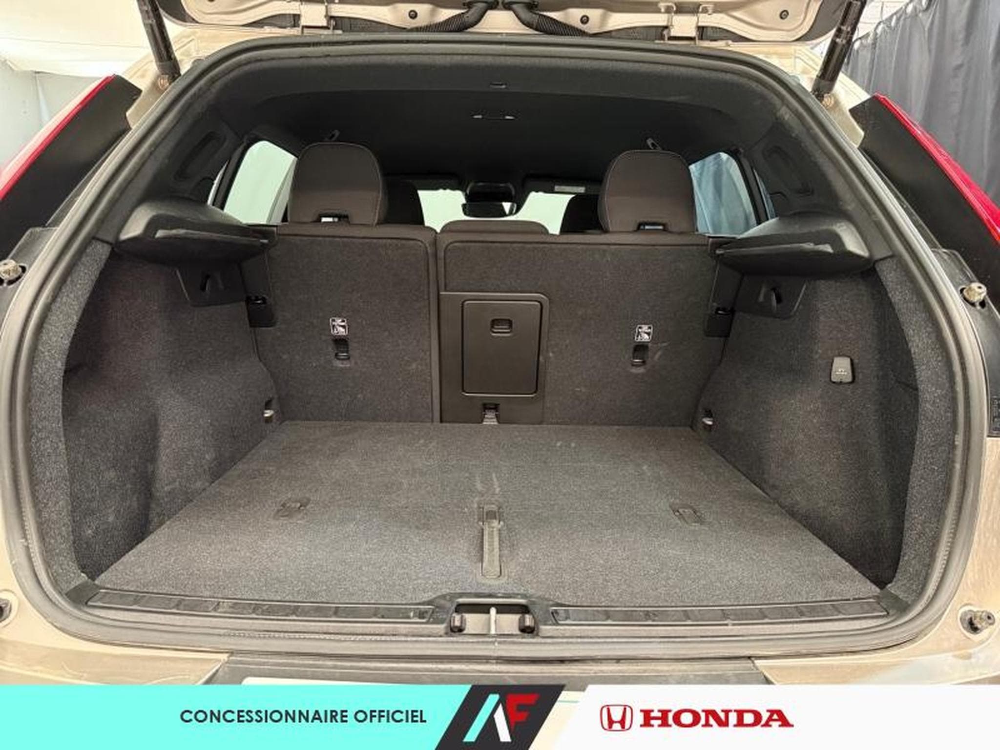 Volvo XC40 1,5 129CH Core (2024) - Photo 3