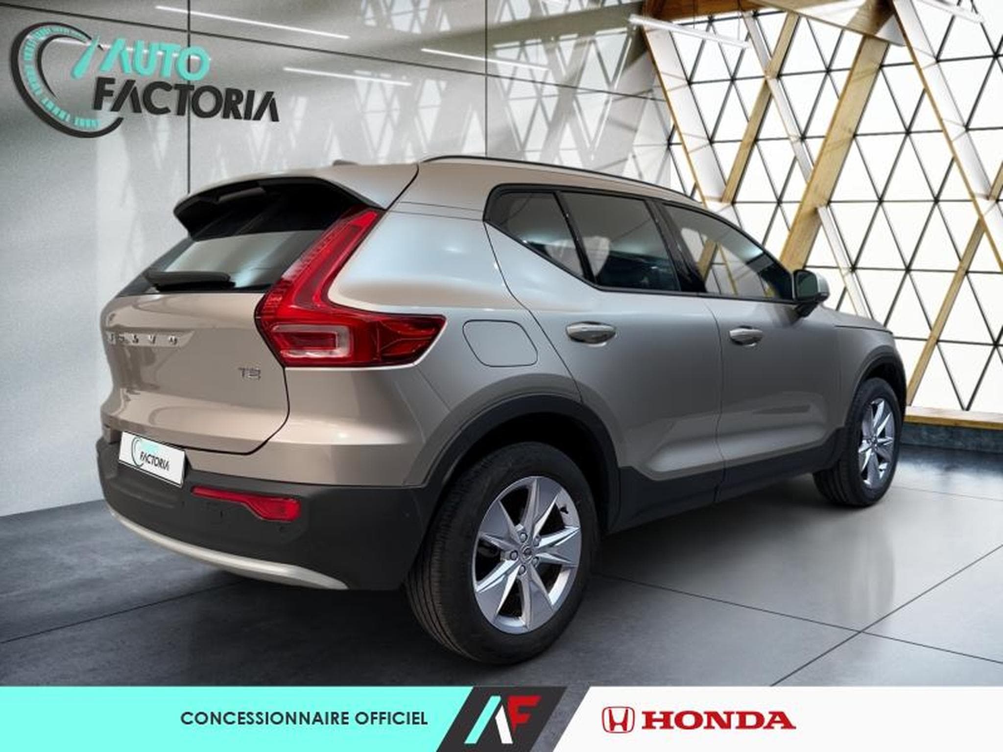 Volvo XC40 1,5 129CH Core (2024) - Photo 4