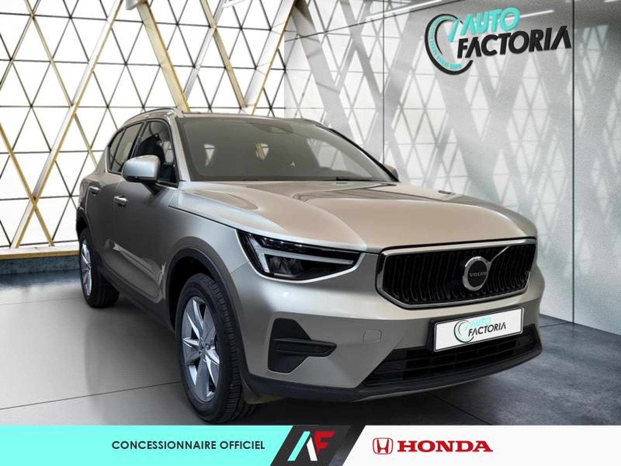 Volvo XC40 1,5 129CH Core (2024) - Photo 6