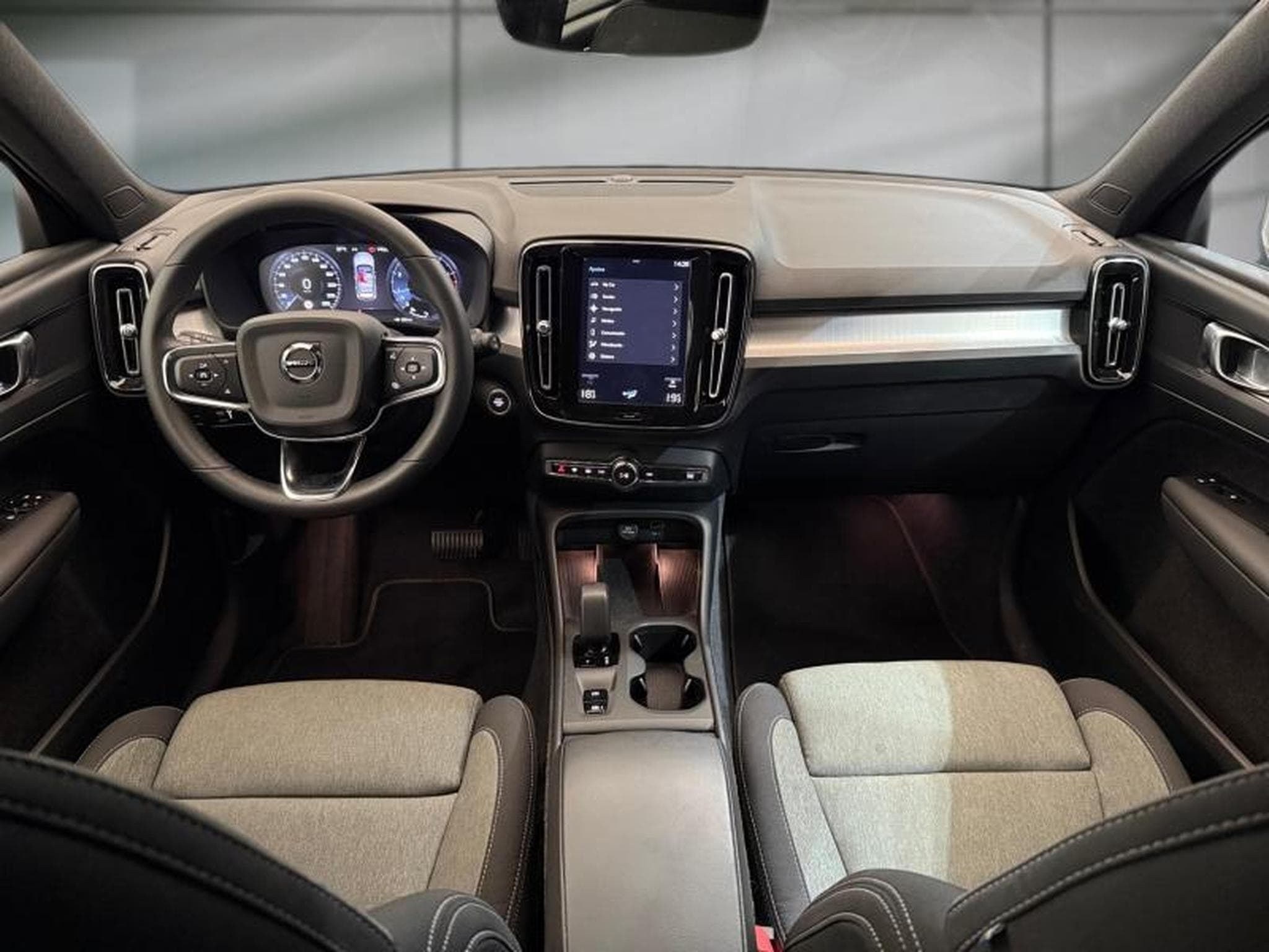 Volvo XC40 1,5 129CH Core (2024) - Photo 9