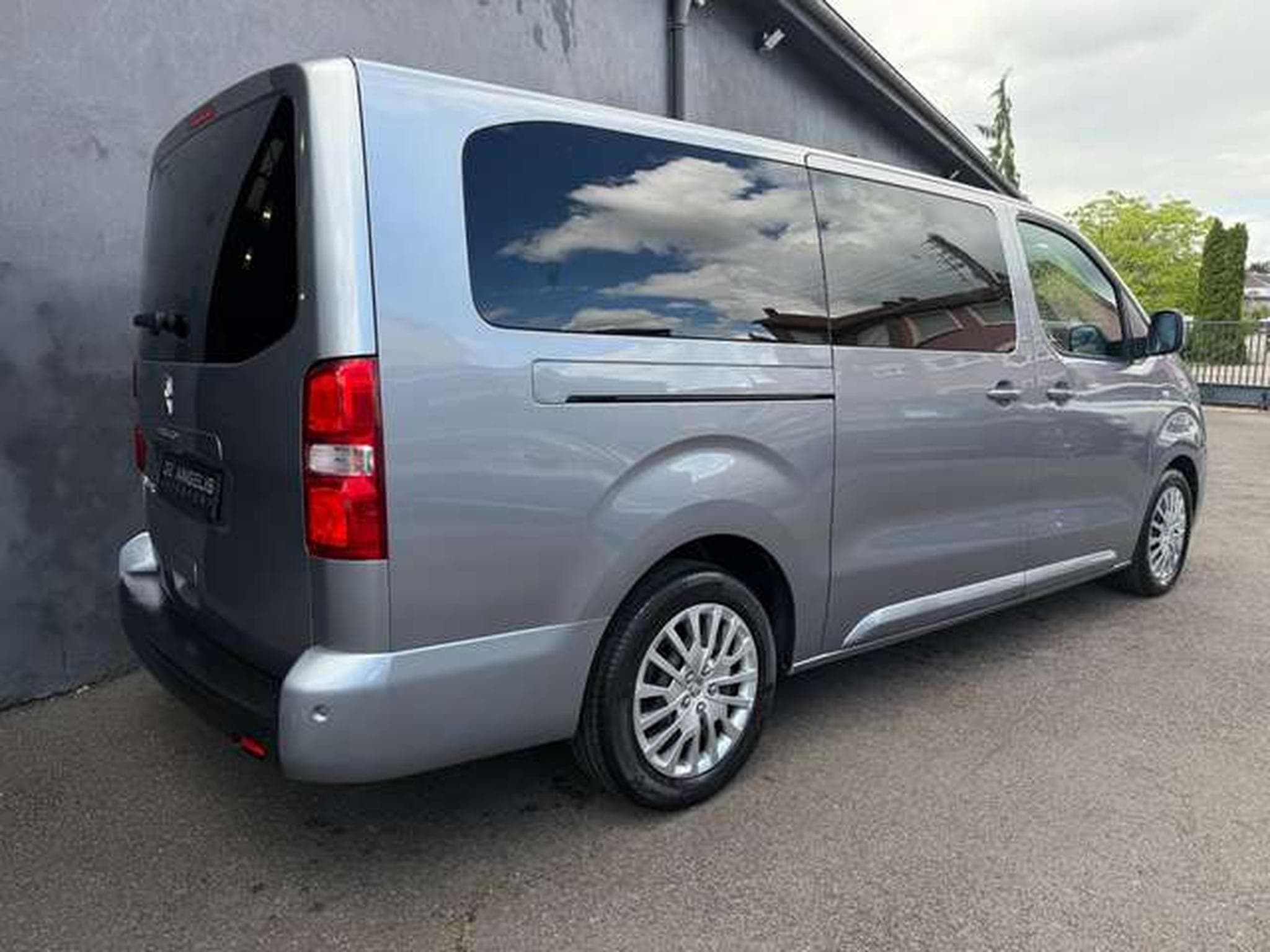Peugeot Traveller 9 PLACES 1.5 BLUEHDI 120 BUSINESS (2021) - Photo 11