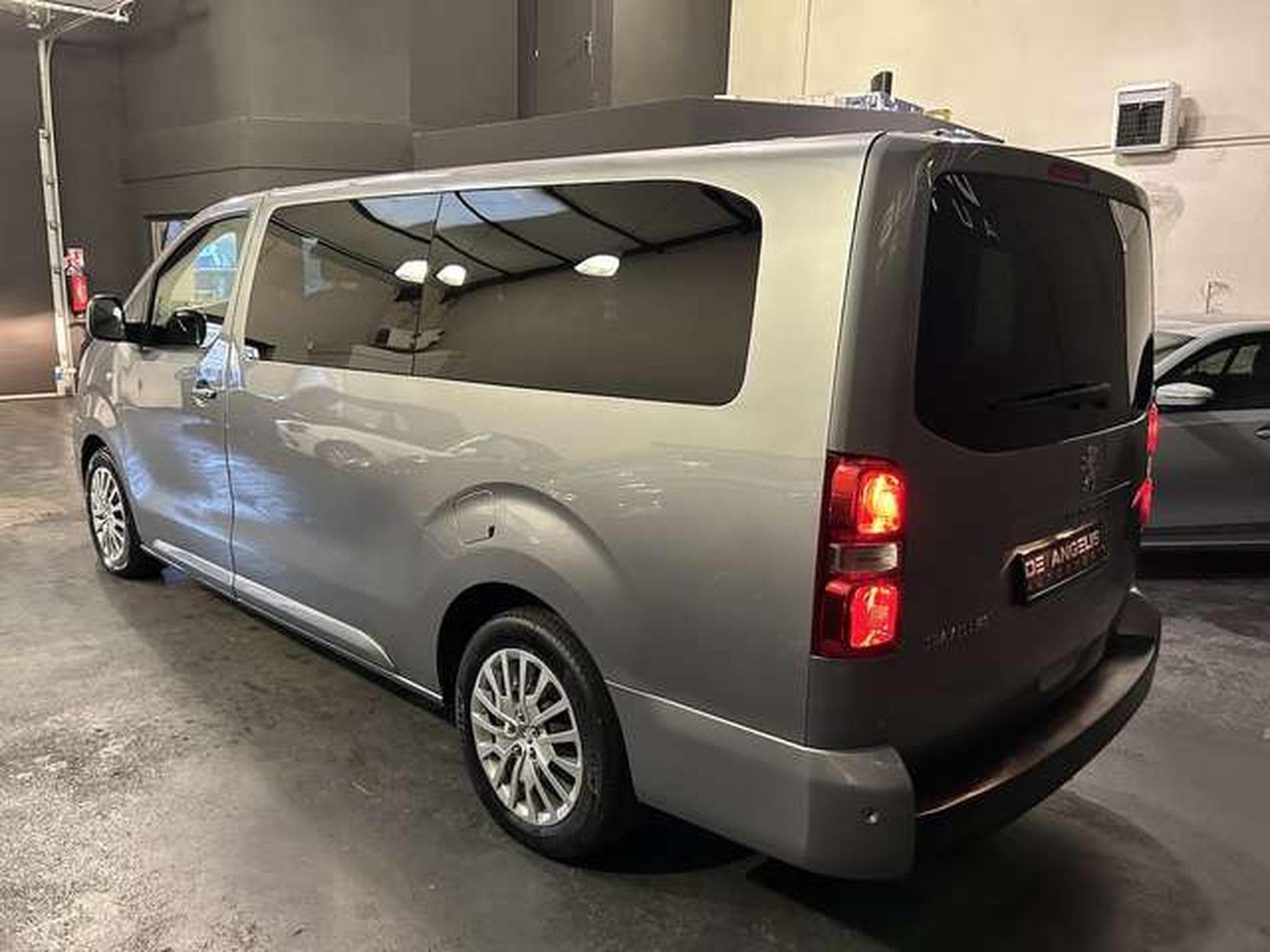 Peugeot Traveller 9 PLACES 1.5 BLUEHDI 120 BUSINESS (2021) - Photo 6