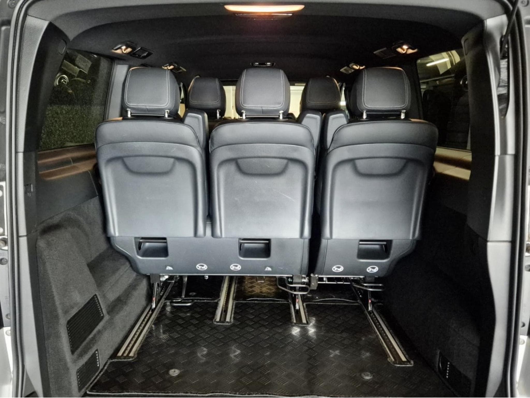 Mercedes V 250 D AMG LINE 7 SITZE CUIR NAVI 1 HAND (2019) - Photo 8