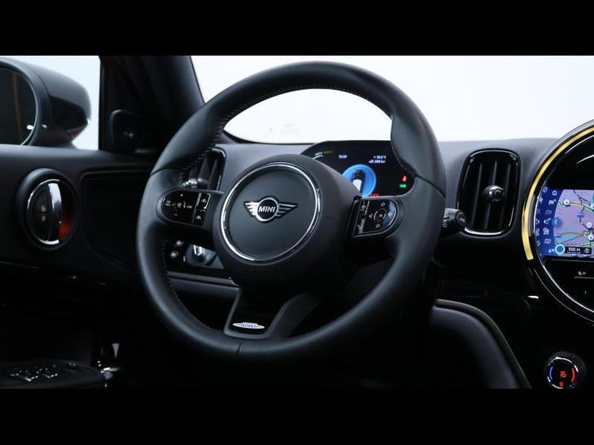 MINI Countryman 1.5 Cooper SE Steptronic (2023) - Foto 16
