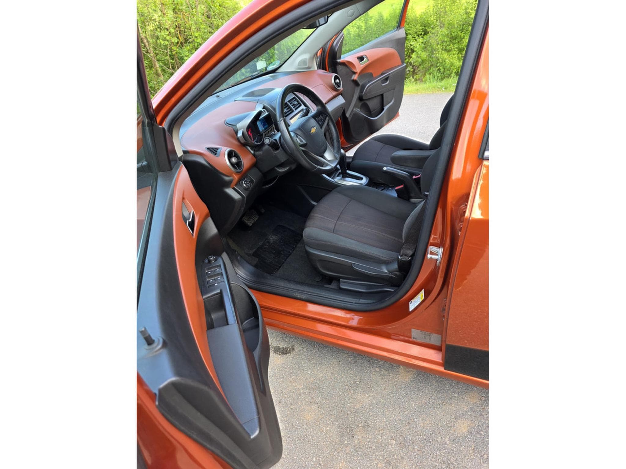 Chevrolet Aveo 1.4 LTZ Aut (2014) - Photo 7