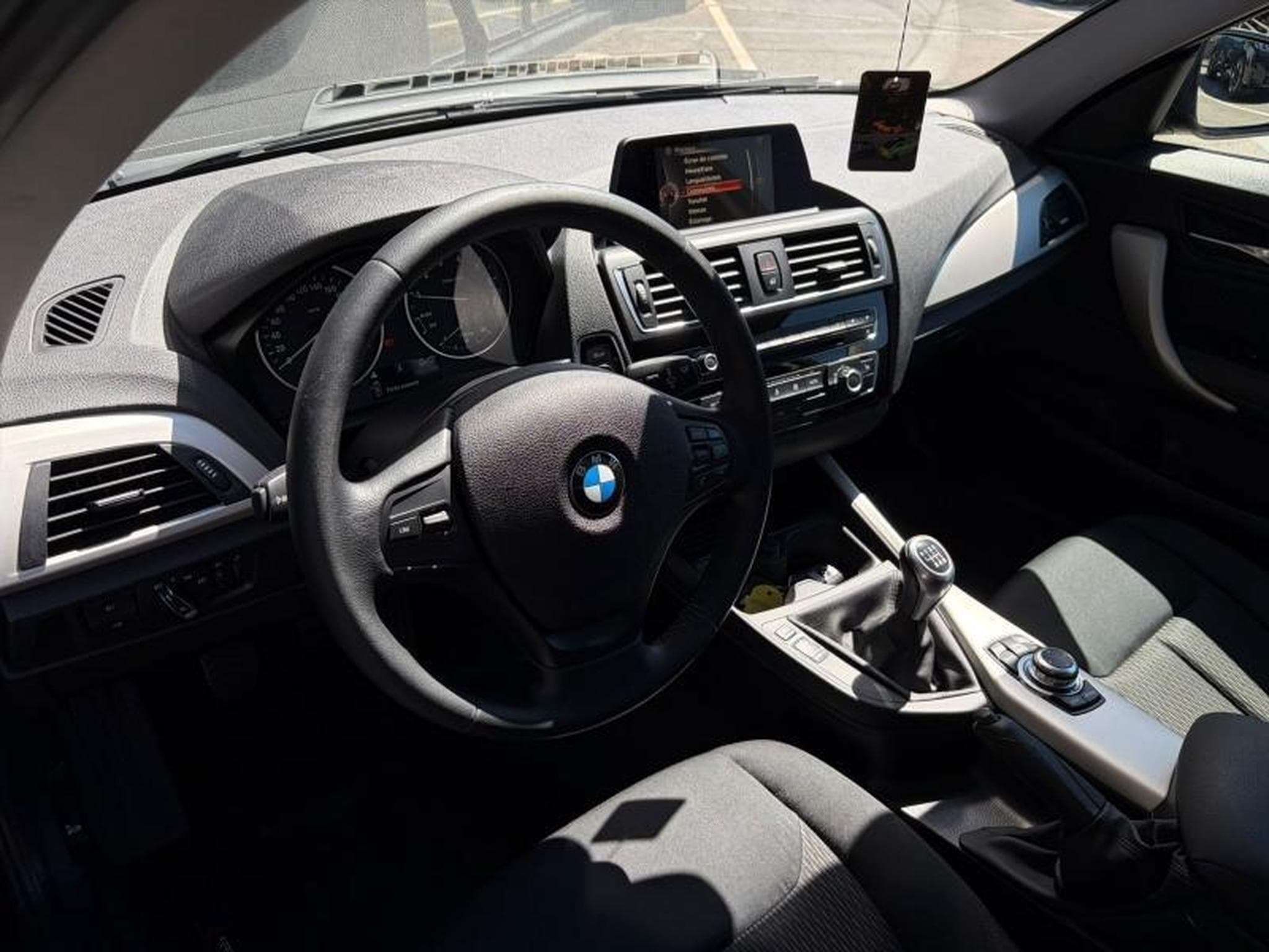 BMW 116 i 1.5 109ch (2015) - Foto 6