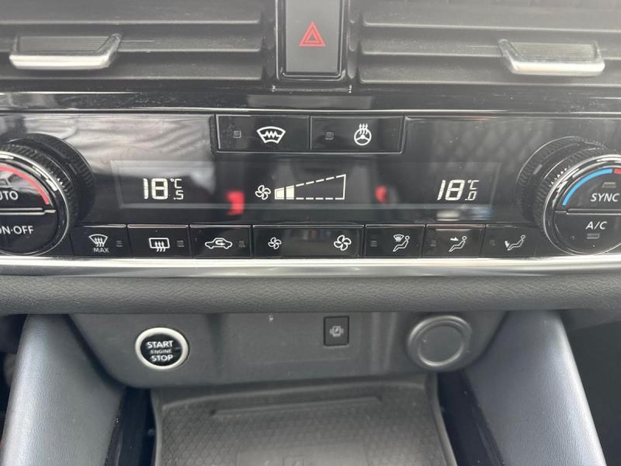 Nissan Qashqai TEKNA (2021) - Foto 16