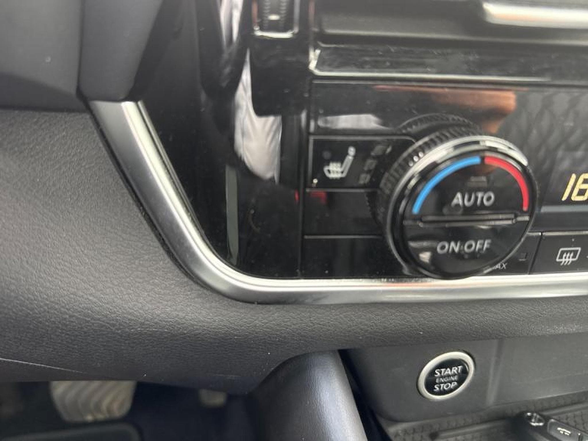 Nissan Qashqai TEKNA (2021) - Foto 21