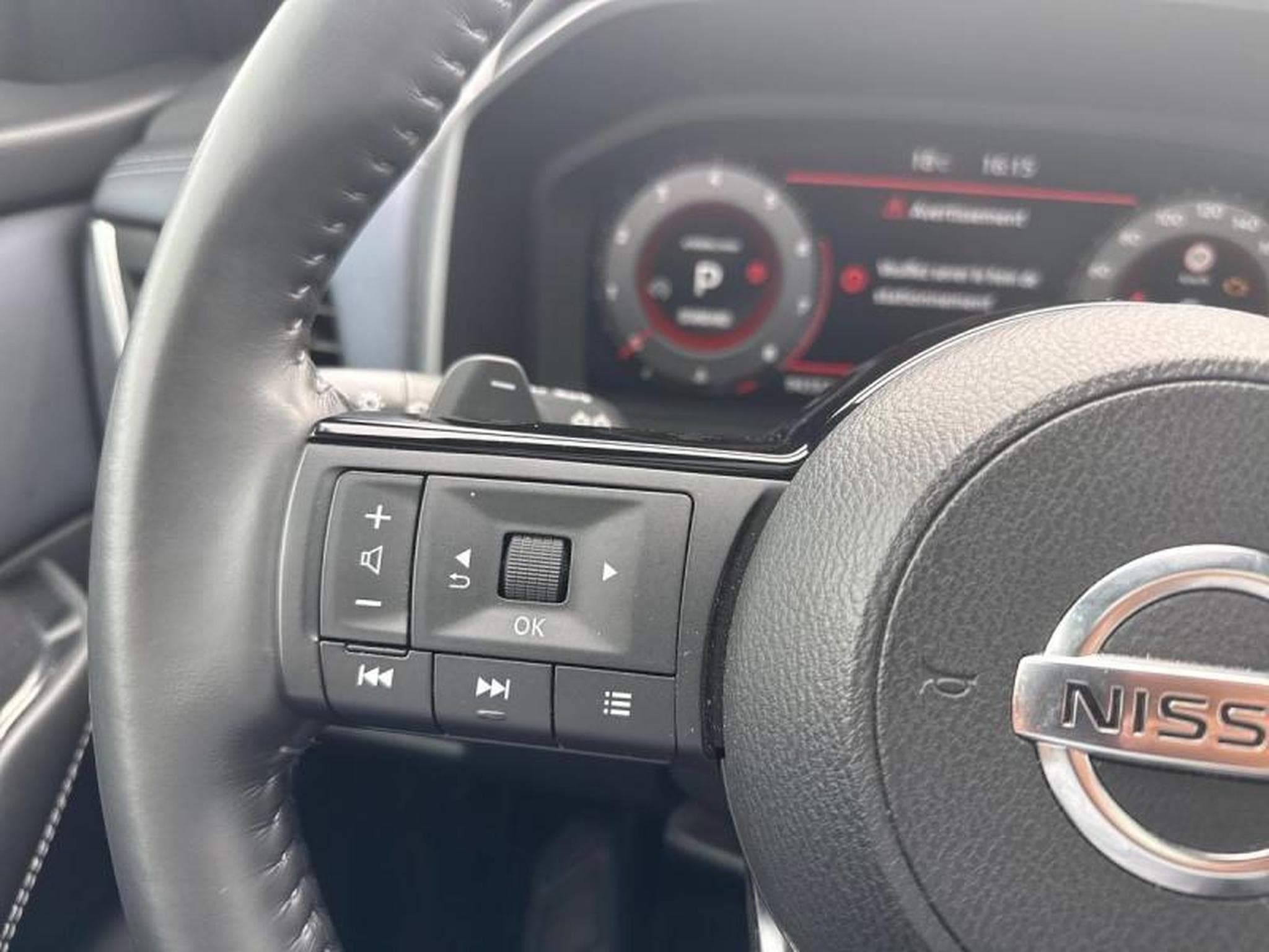 Nissan Qashqai TEKNA (2021) - Foto 24