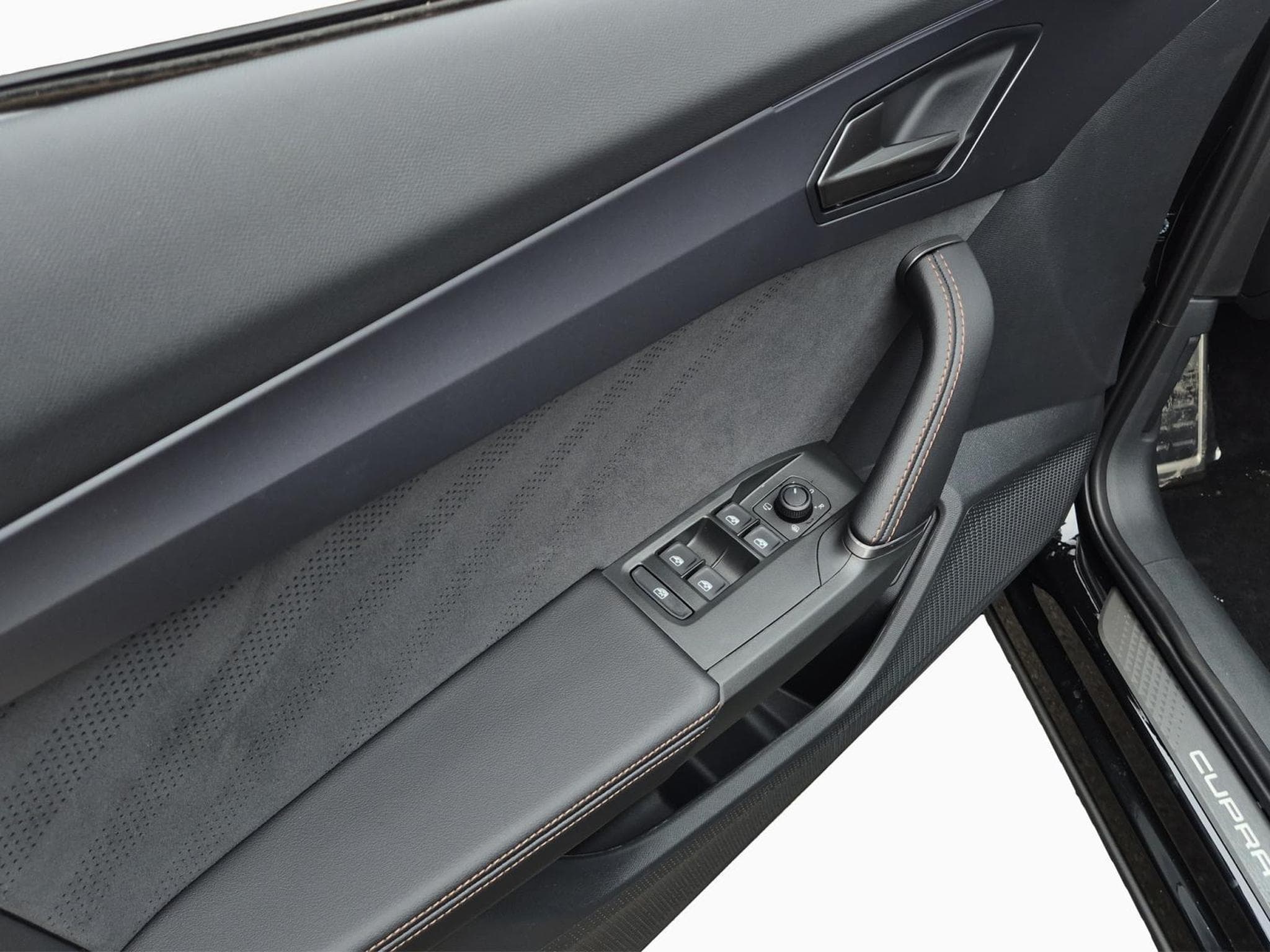 Cupra Formentor 1.5 eTSI 150ch (2026) - Foto 12
