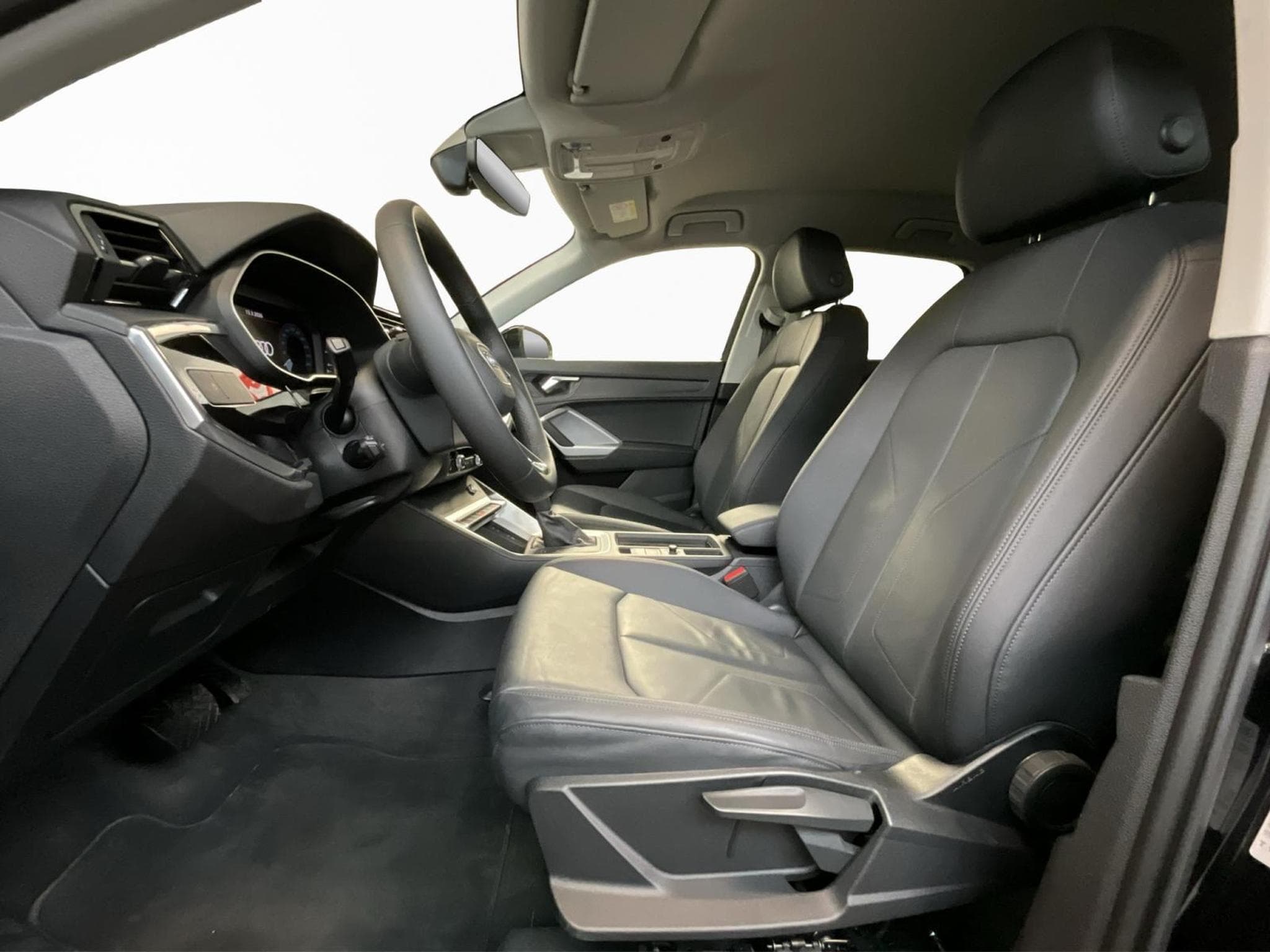 Audi Q3 Advanced+35TDI+S-Tronic+Led+P.Business (2025) - Photo 11