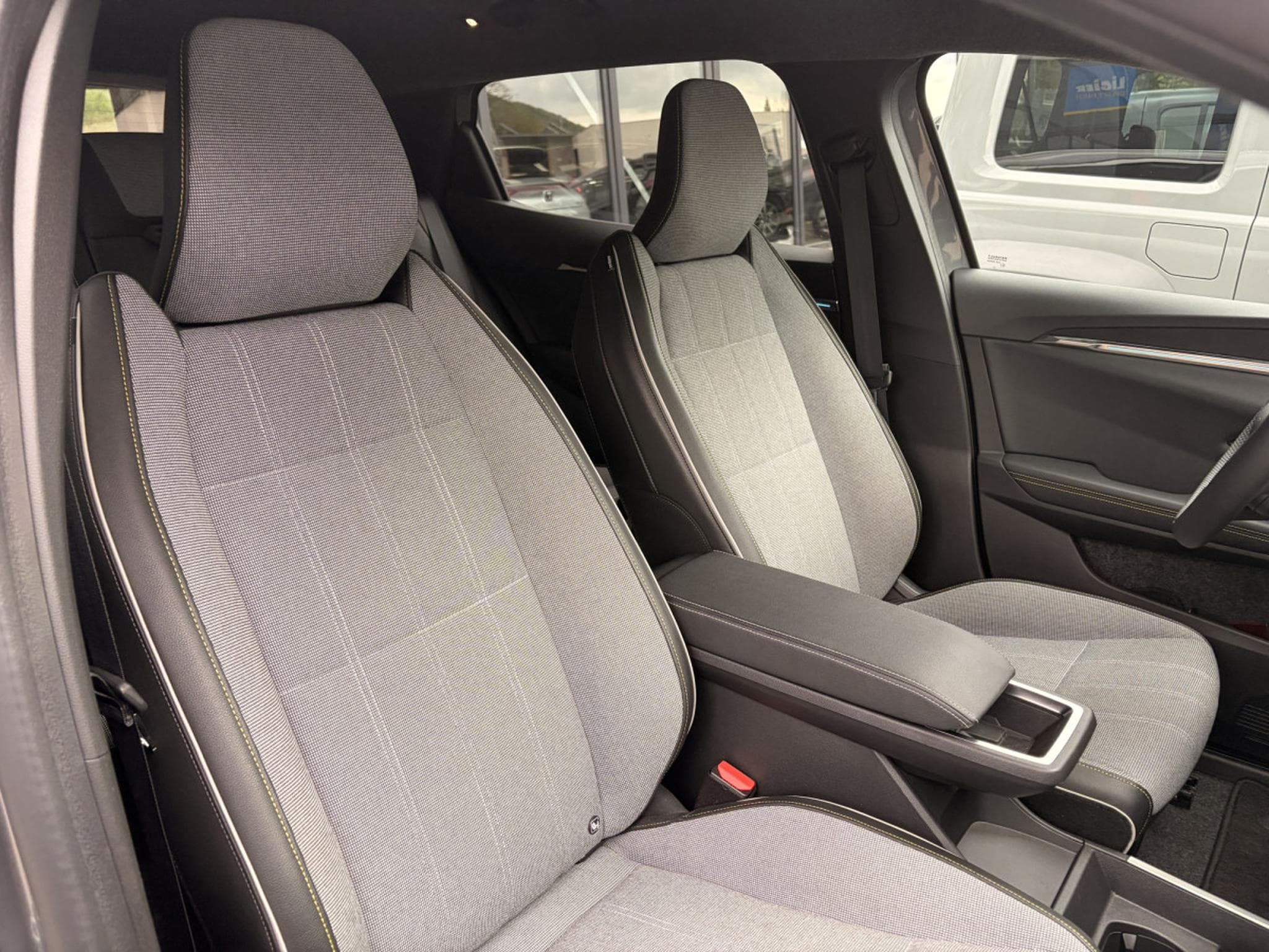 Renault Scenic E-TECH Electric 220 Long Range Techno (2024) - Photo 10