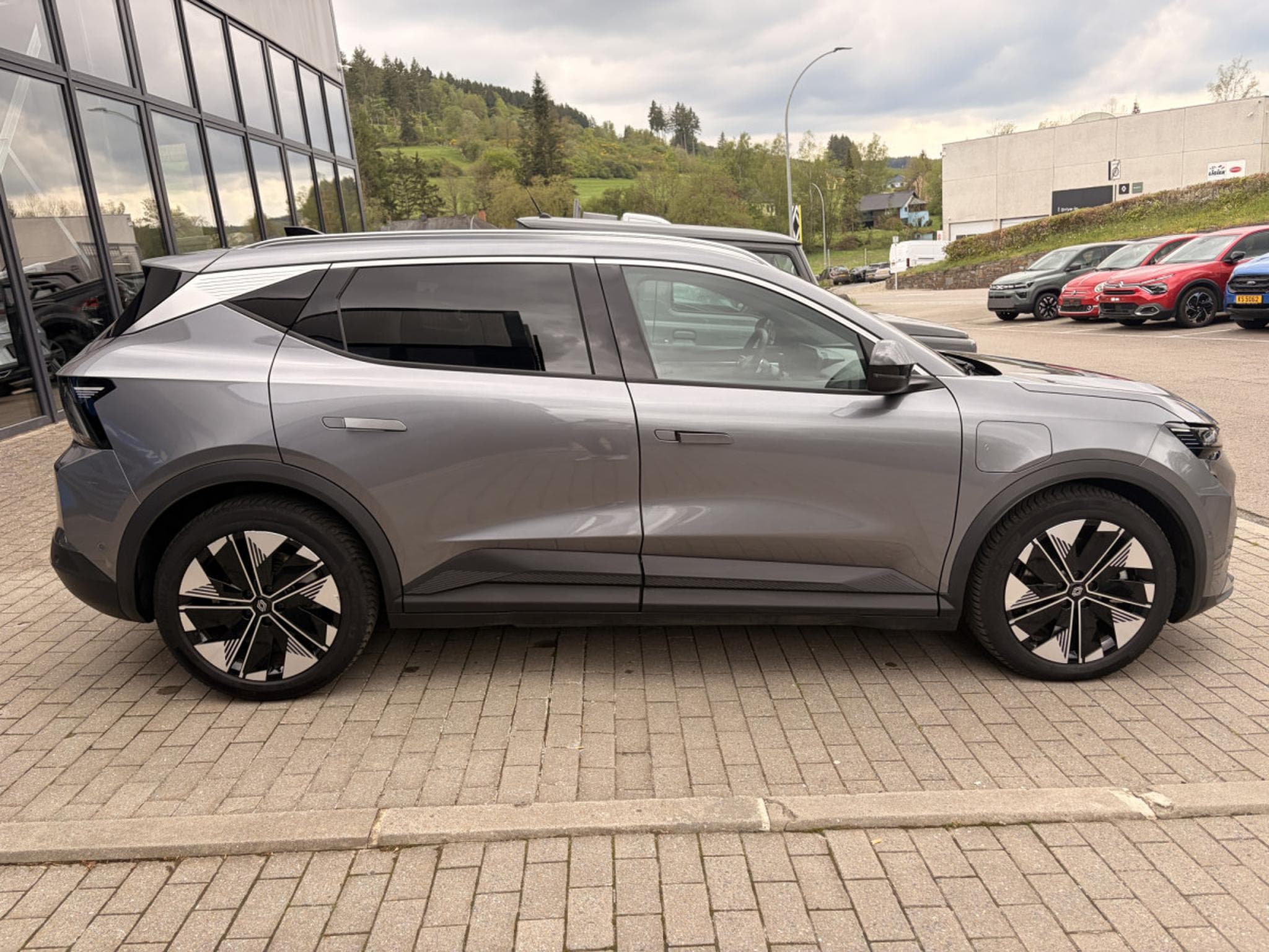 Renault Scenic E-TECH Electric 220 Long Range Techno (2024) - Photo 2