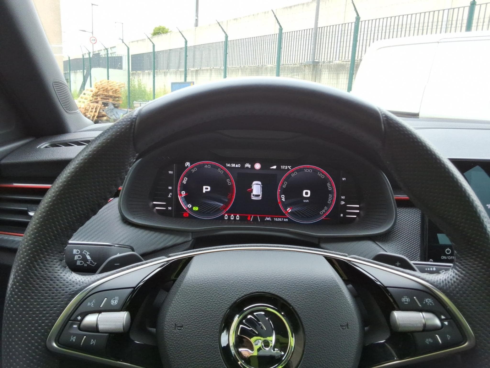 Skoda Kamiq 1.5 TSI Monte Carlo DSG (2024) - Photo 12