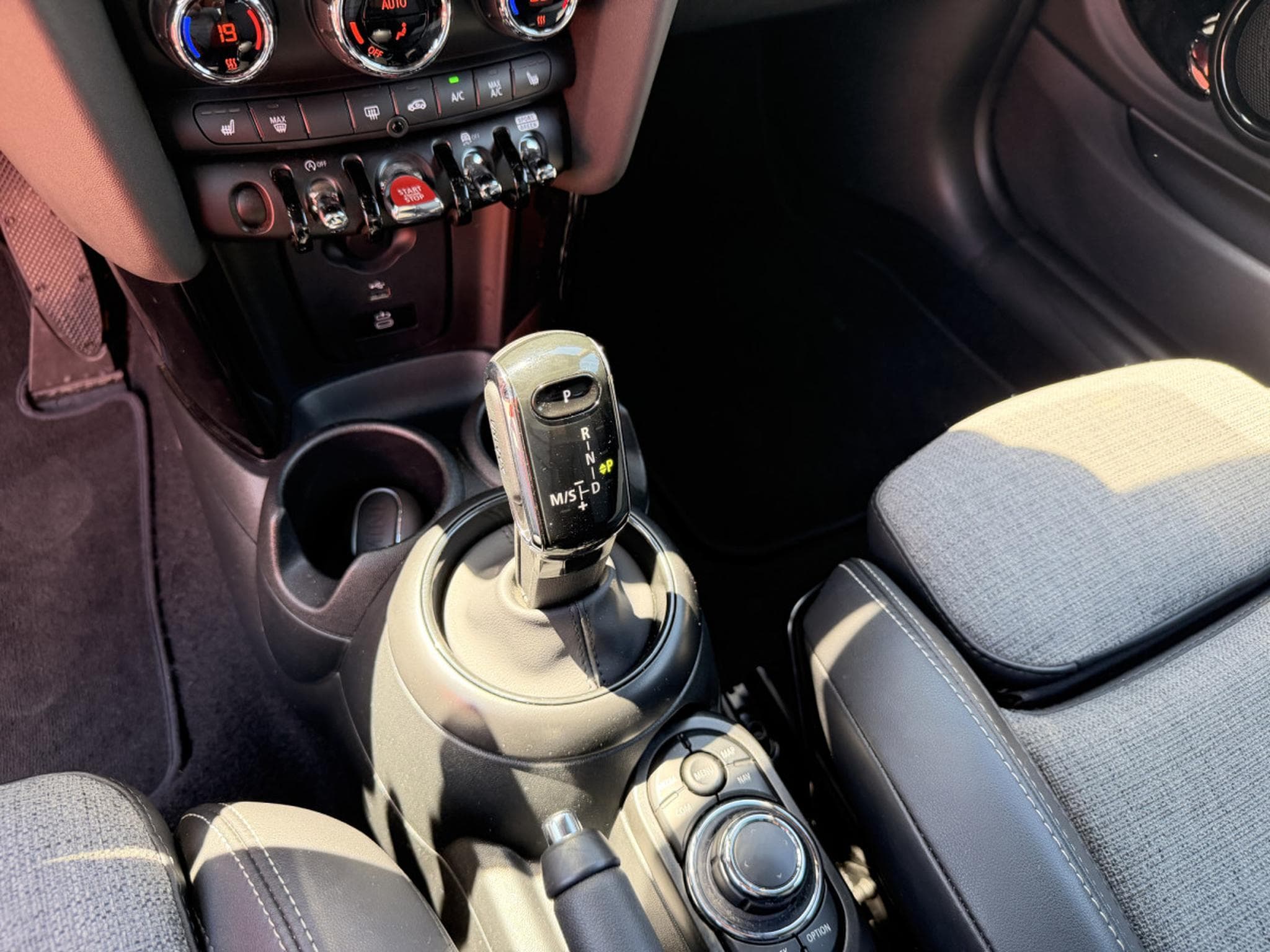 Mini Cooper 1.5 Steptronic 136 (2024) - Photo 15