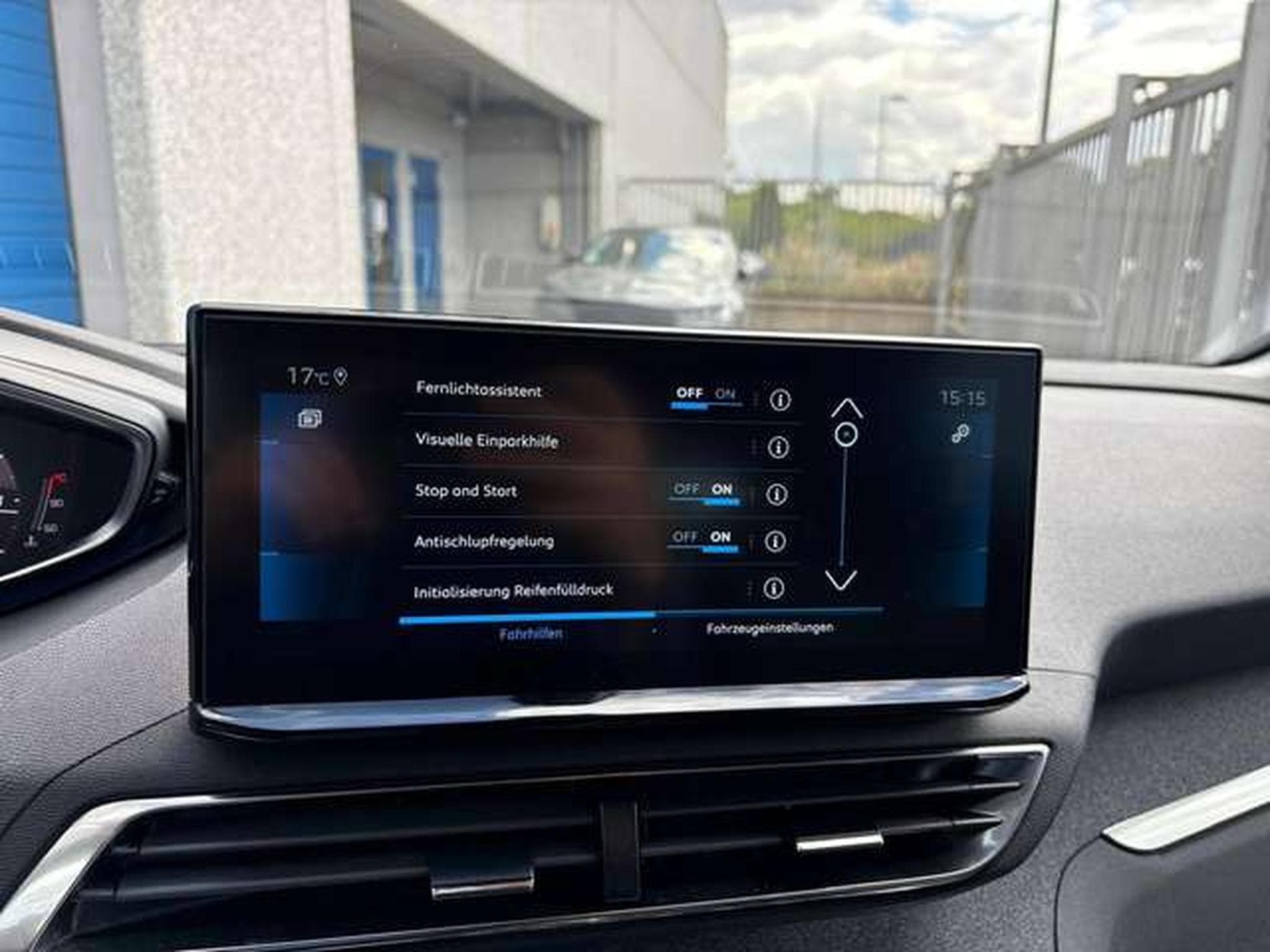 Peugeot 3008 3008 PureTech 130EAT8 allure pack (2023) - Photo 7
