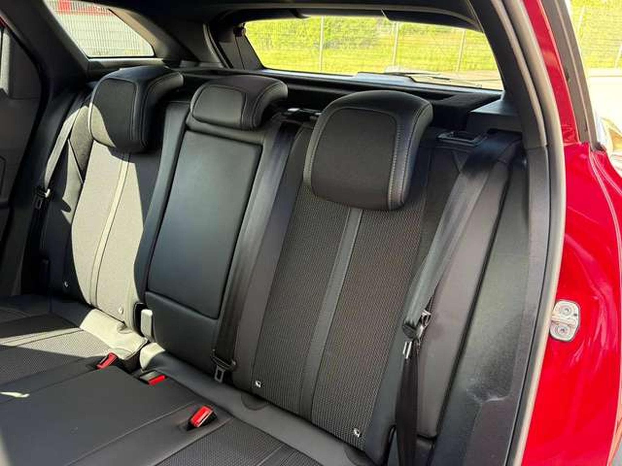 Peugeot 3008 3008 1.2 PURETECH 130CH S&S GT EAT8 (2023) - Photo 6