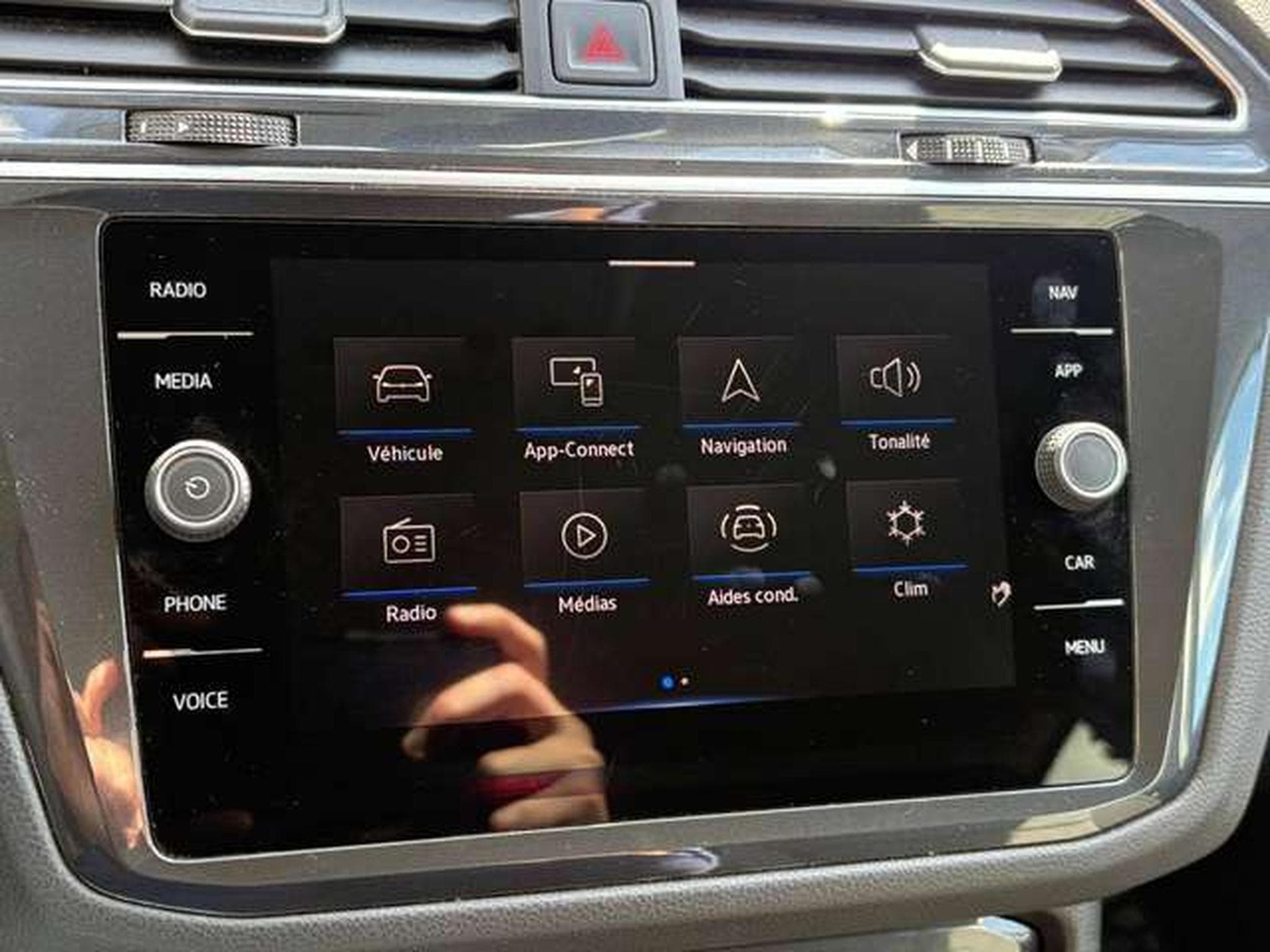 VW Tiguan Tiguan 2.0 TDi SCR 4Motion Life Business DSG (2022) - Photo 7