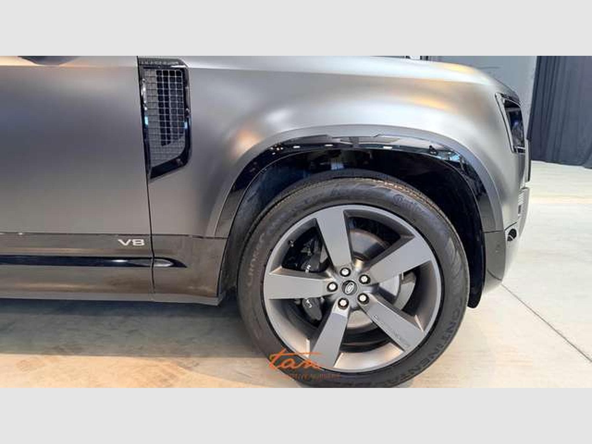 Land-Rover Defender 110 5.0 V8 P525 Carpathian Edition (2022) - Photo 10