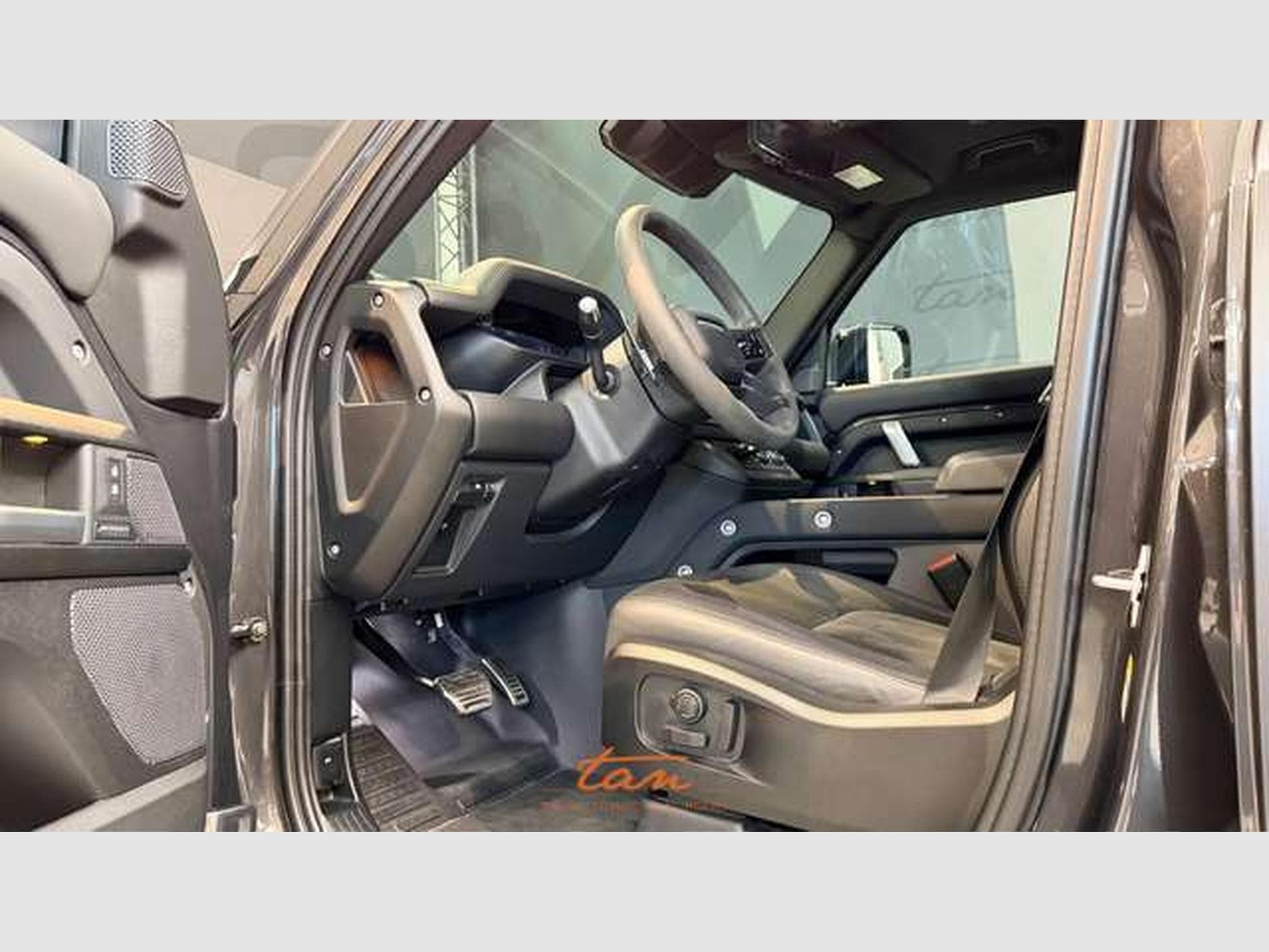Land-Rover Defender 110 5.0 V8 P525 Carpathian Edition (2022) - Photo 13