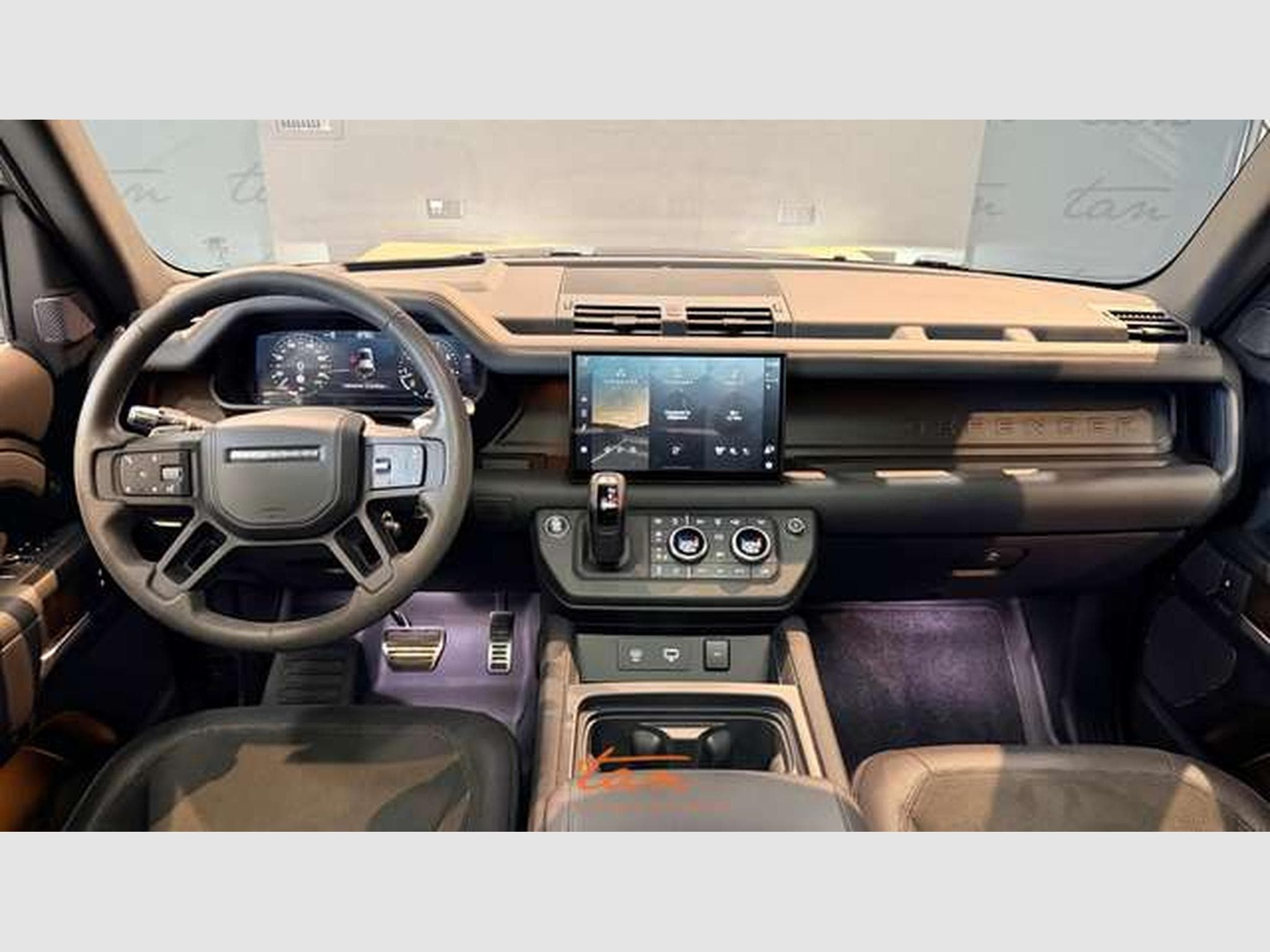 Land-Rover Defender 110 5.0 V8 P525 Carpathian Edition (2022) - Photo 15