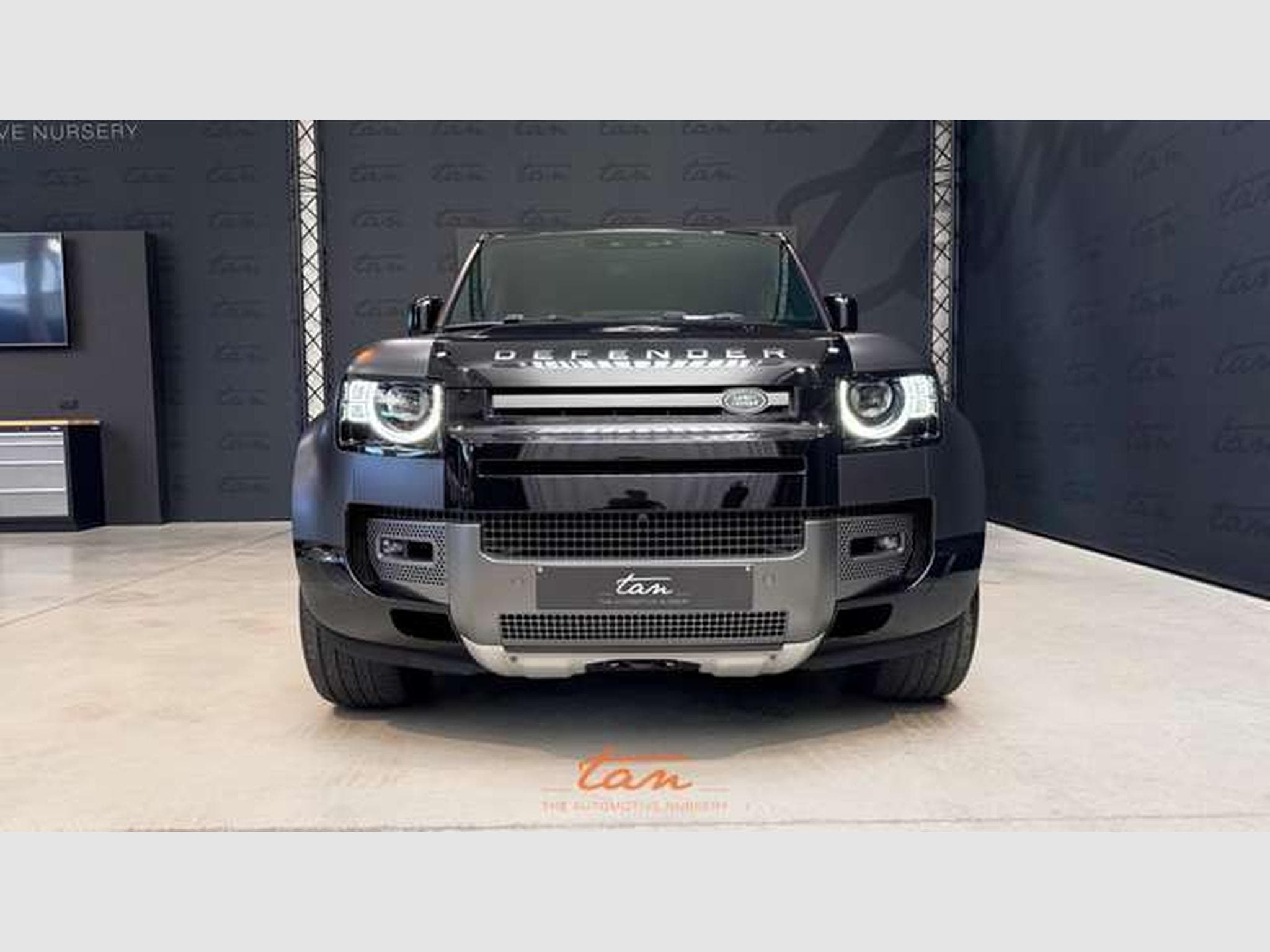 Land-Rover Defender 110 5.0 V8 P525 Carpathian Edition (2022) - Photo 2