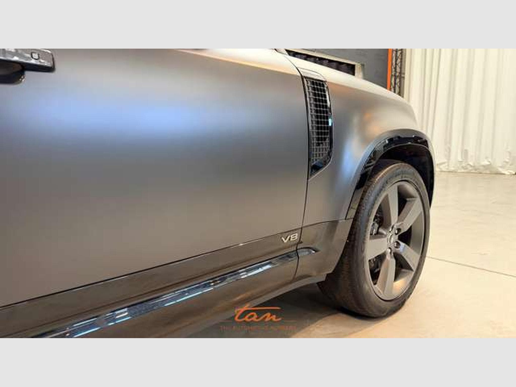 Land-Rover Defender 110 5.0 V8 P525 Carpathian Edition (2022) - Photo 8