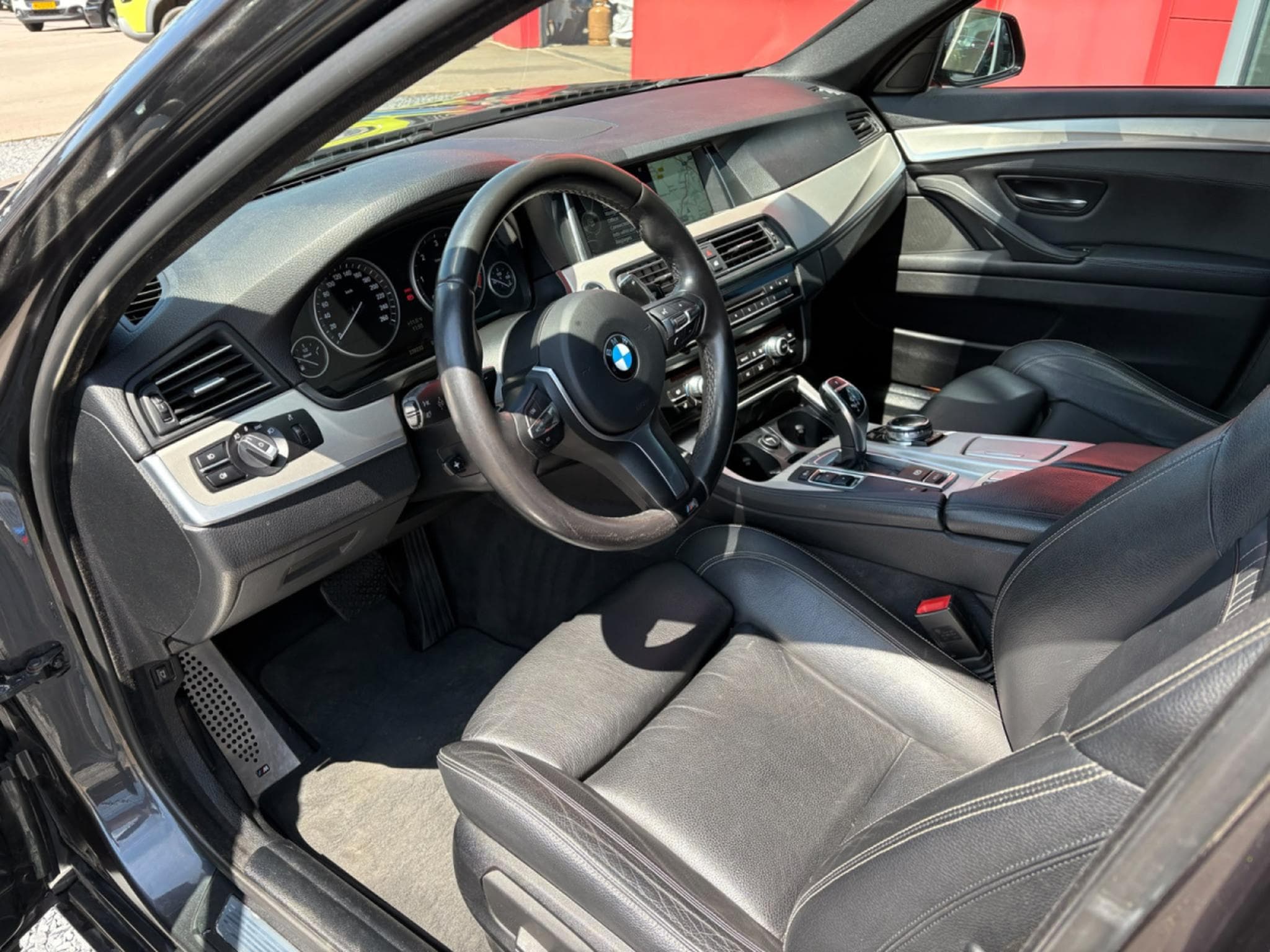 BMW 525 525D BREAK (2014) - Photo 11