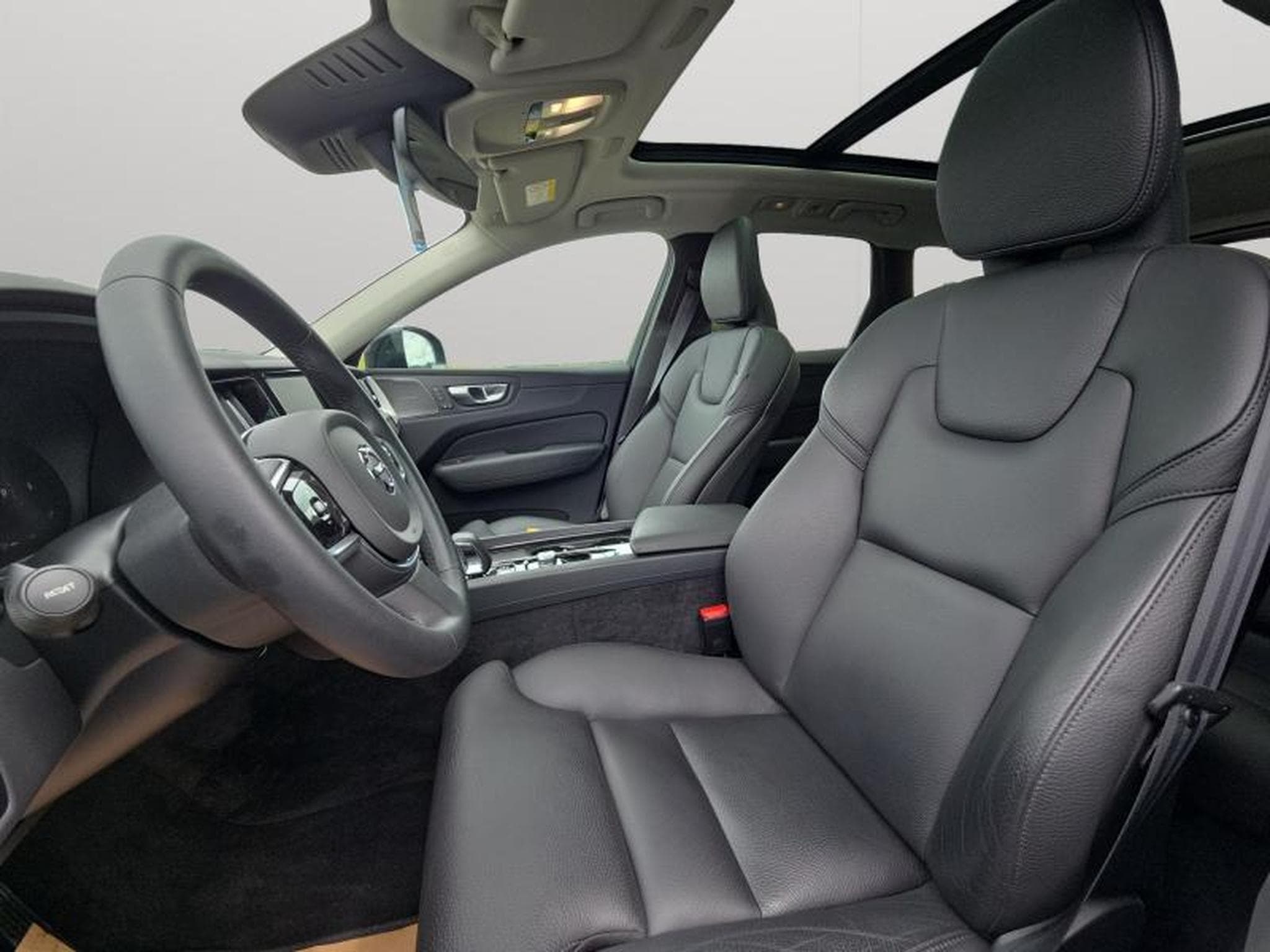 Volvo XC60 B4 Plus Dark / Essence (2024) - Photo 10