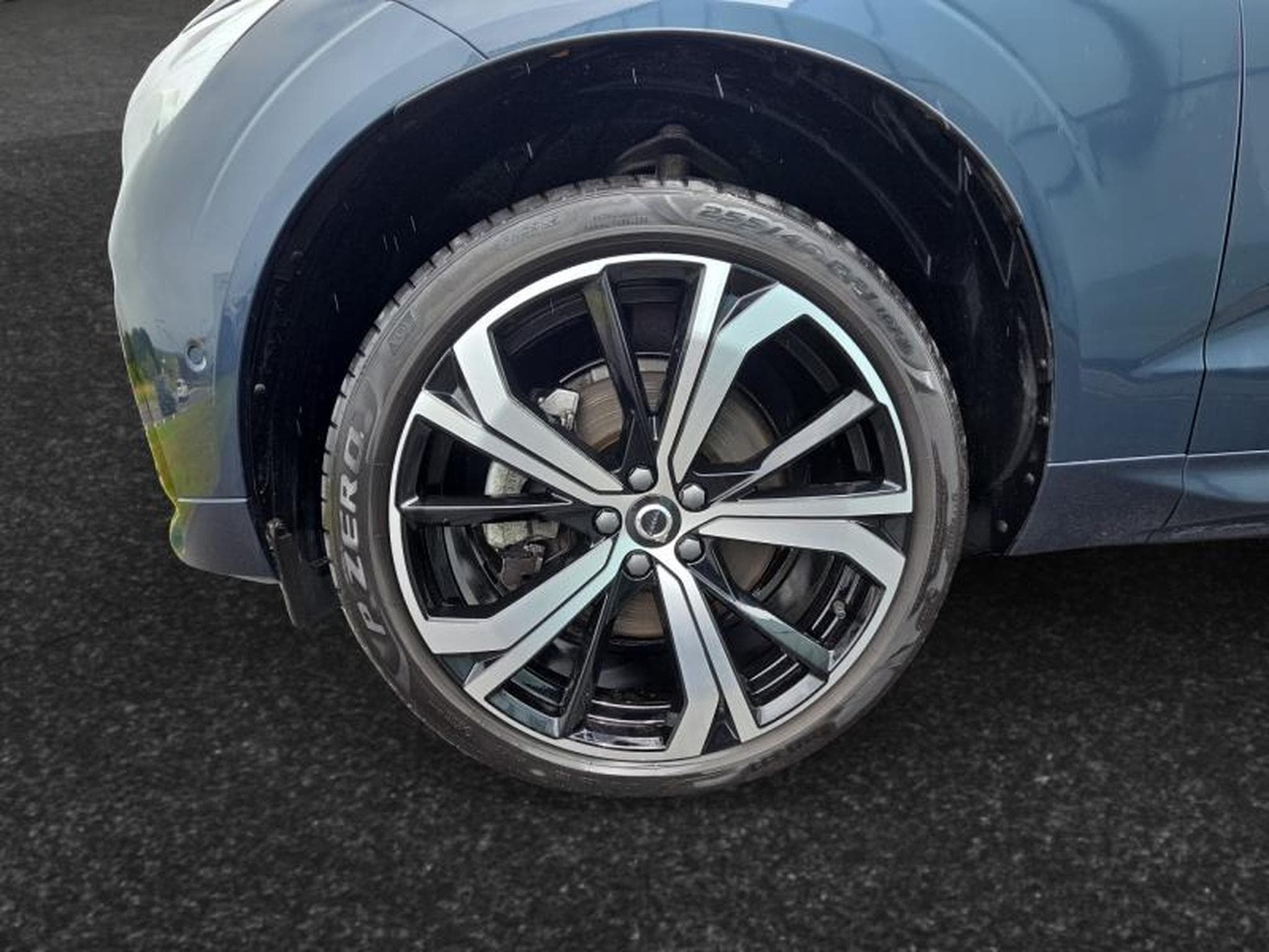 Volvo XC60 B4 Plus Dark / Essence (2024) - Photo 14