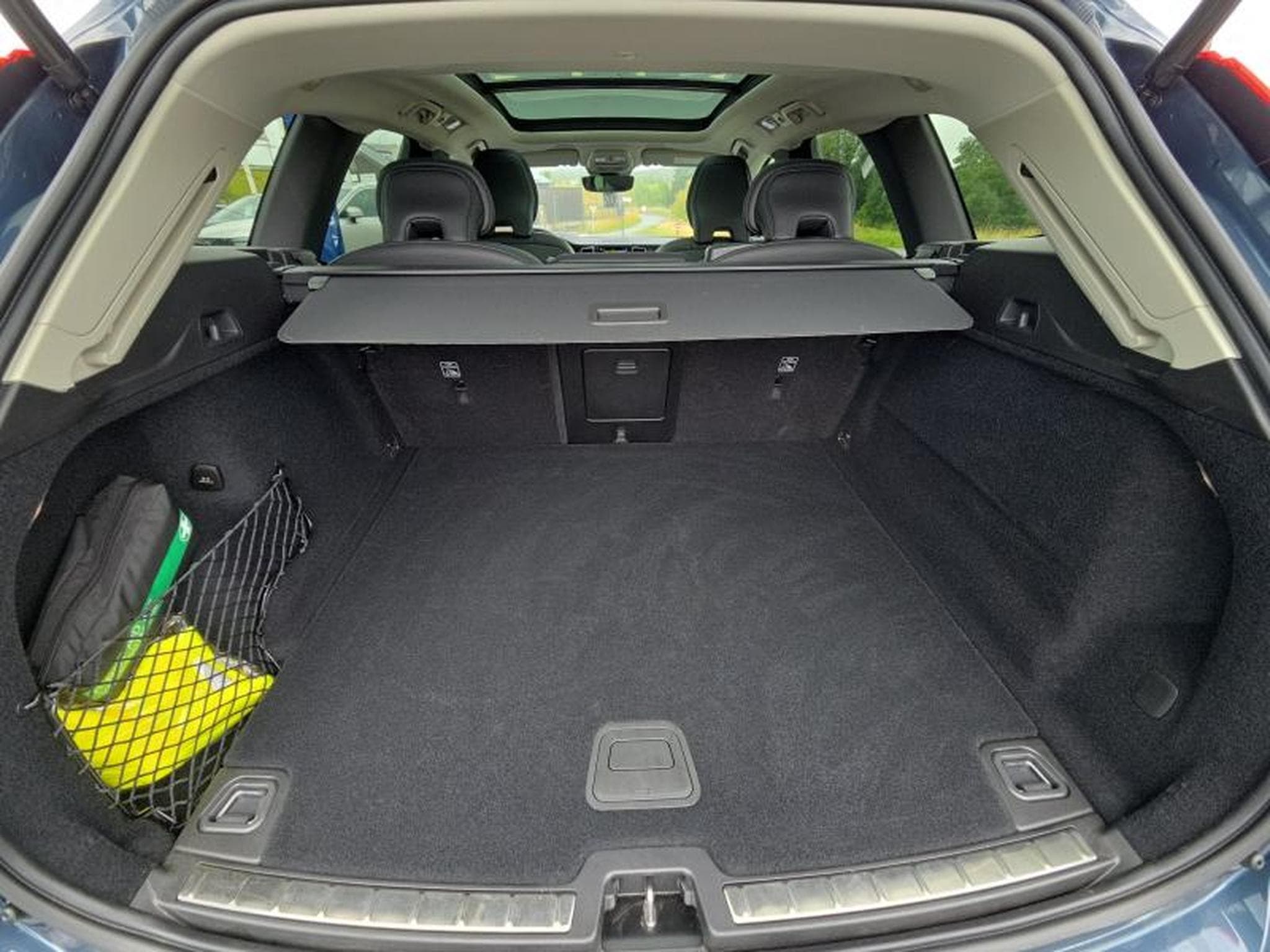 Volvo XC60 B4 Plus Dark / Essence (2024) - Photo 19