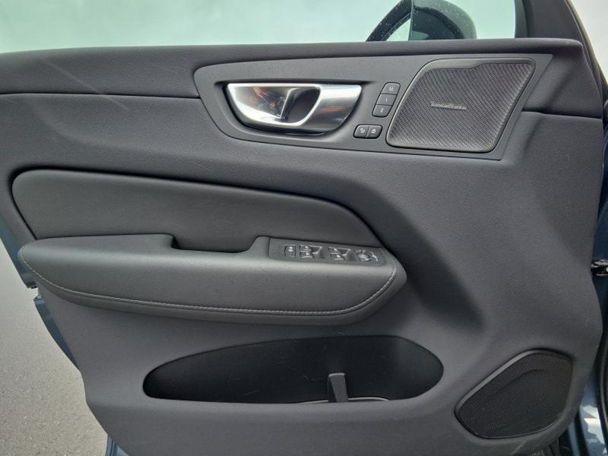 Volvo XC60 B4 Plus Dark / Essence (2024) - Photo 20