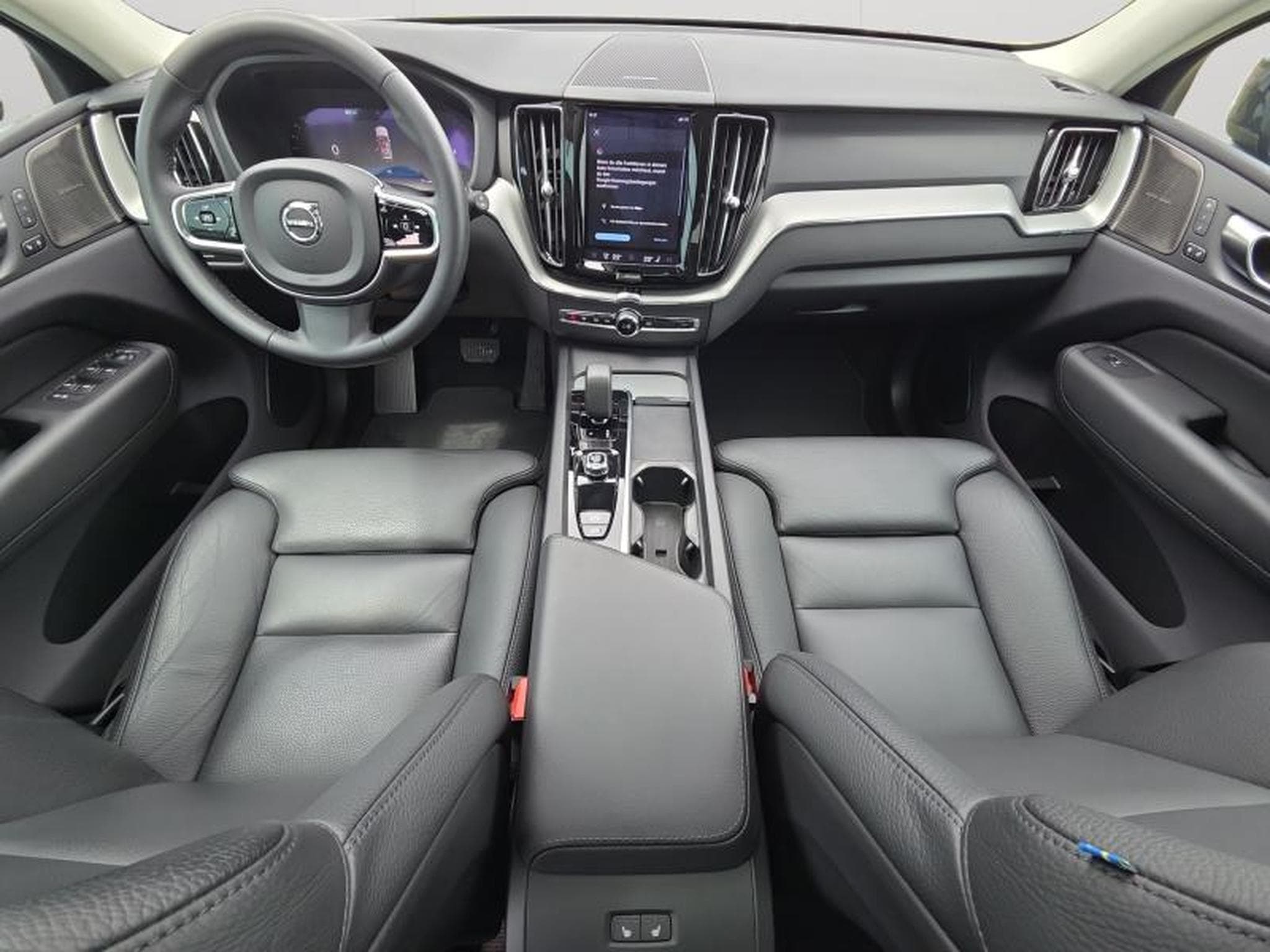 Volvo XC60 B4 Plus Dark / Essence (2024) - Photo 3
