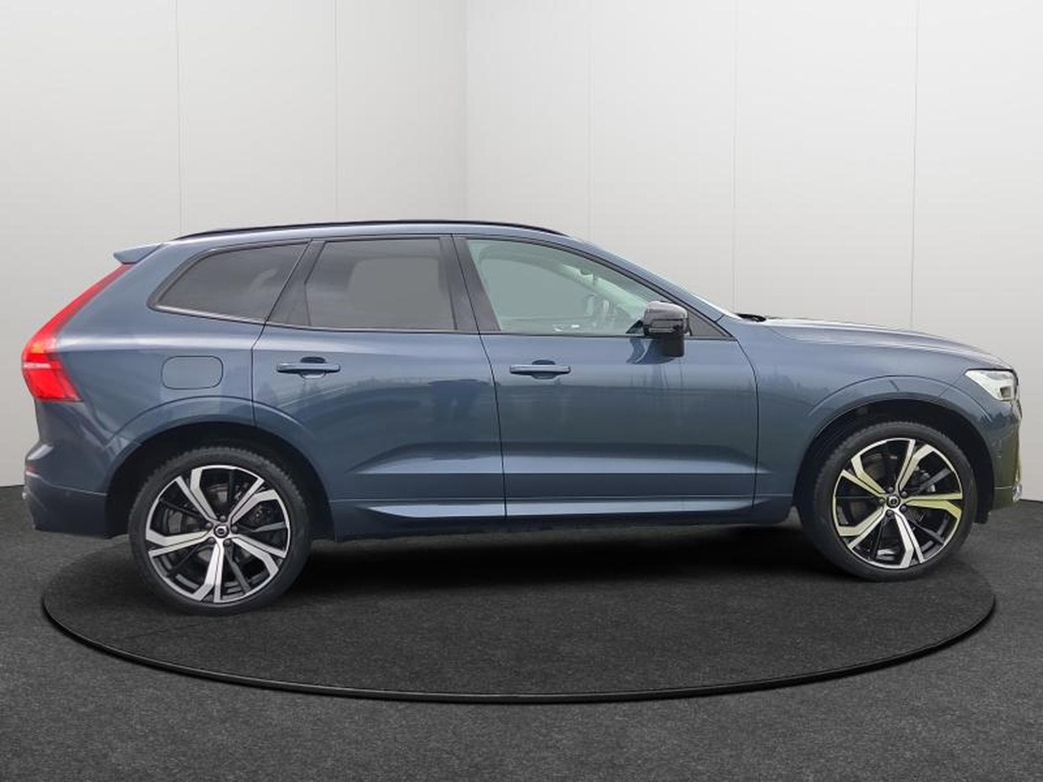 Volvo XC60 B4 Plus Dark / Essence (2024) - Photo 7
