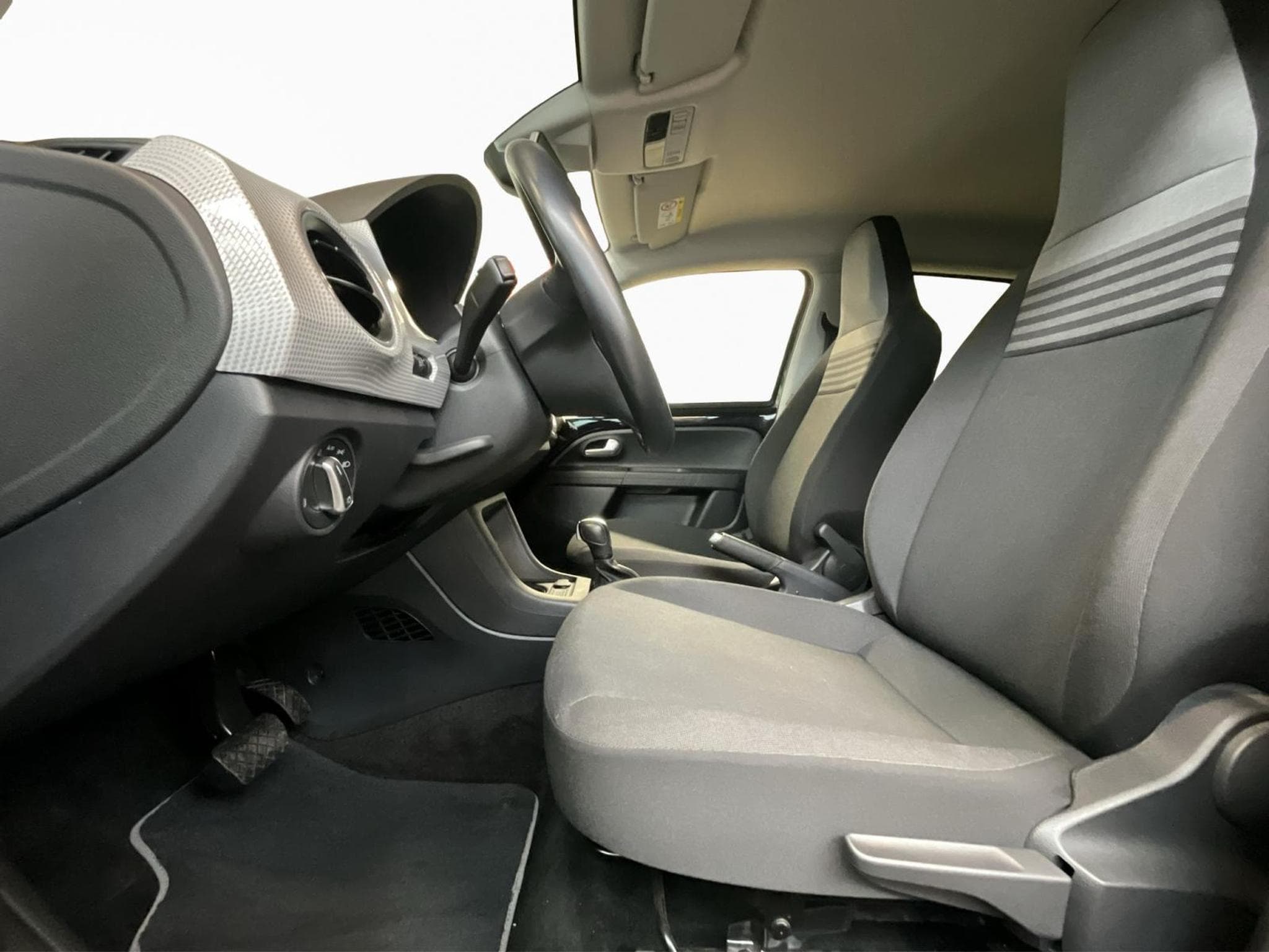 VW UP 32kWh+Move+P.Design+P.Ass+Digi+ (2021) - Photo 11