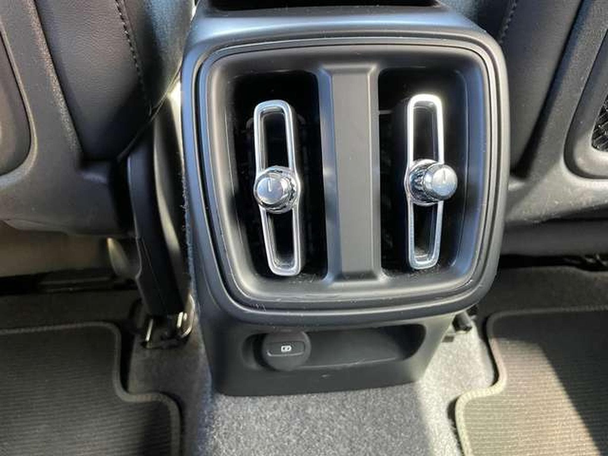 Volvo XC40 T3 Momentum JUSQU'A 35 MOIS DE GARANTIE (2021) - Foto 24