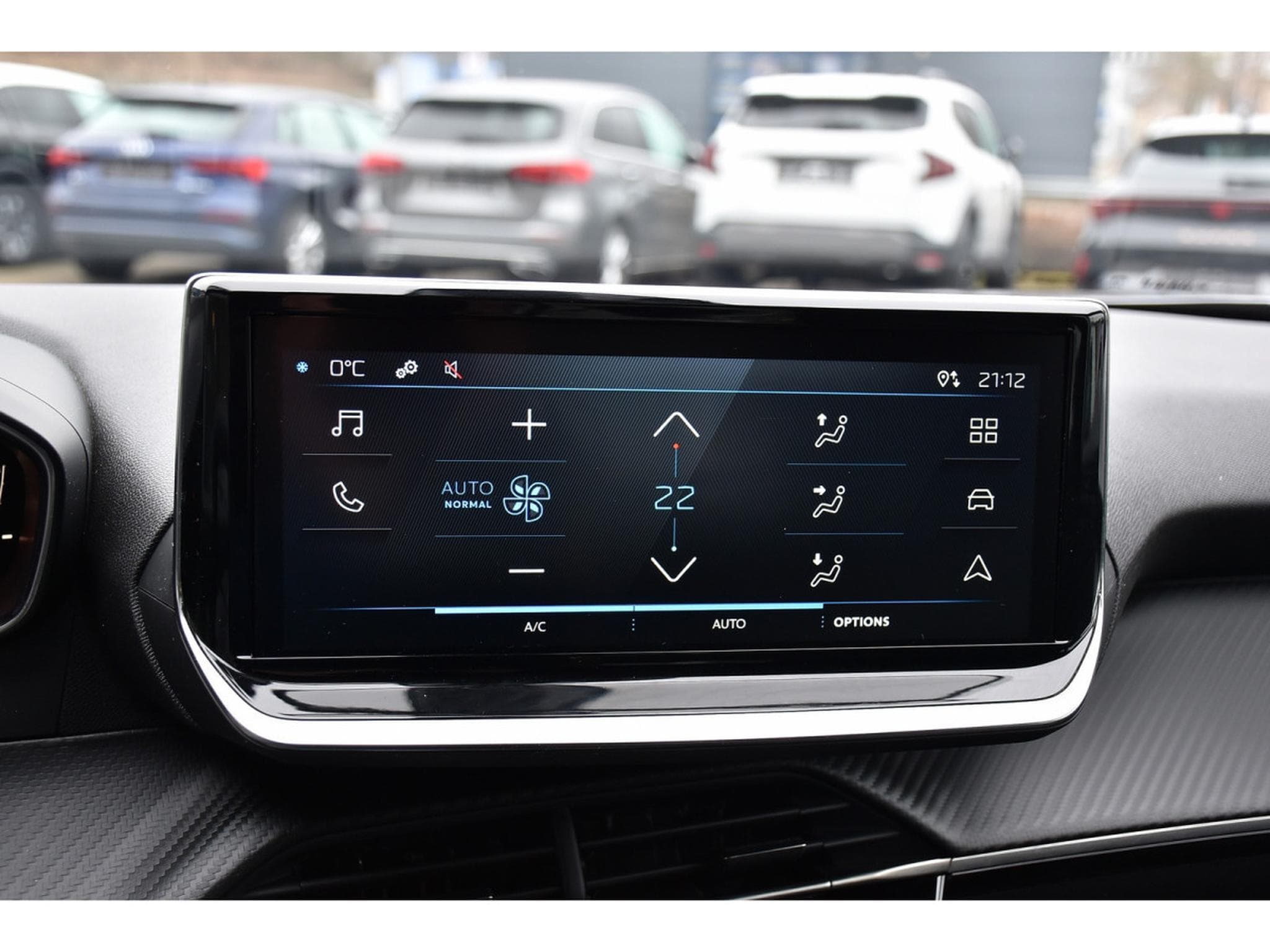 Peugeot 2008 1.2 PureTech Style REGUL SMARTPHONE LANE PDC 1° MAIN (2025) - Photo 14